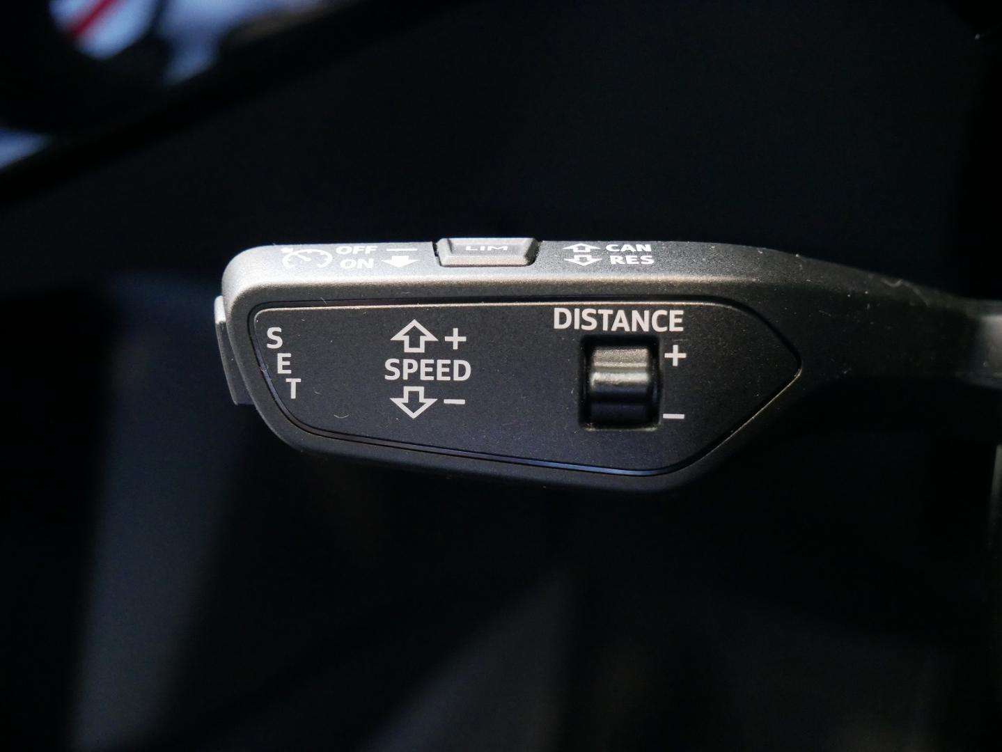 Image about Audi e-tron 55 quattro S line 300,00 kW