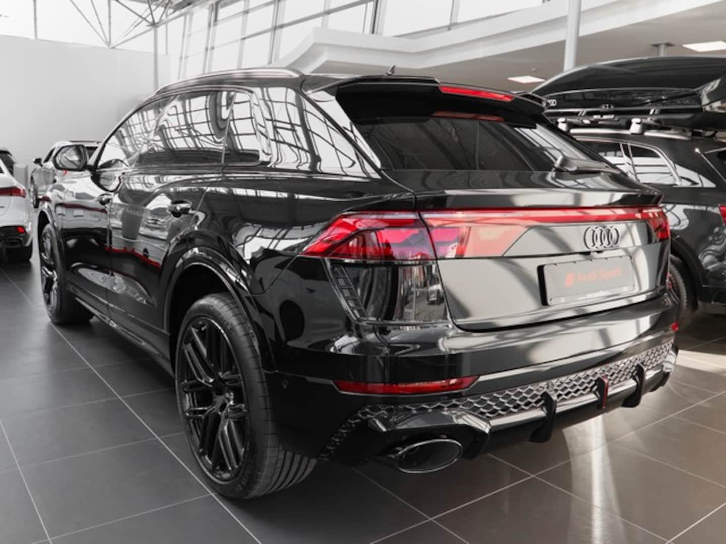 Bild über Audi RS Q8 SUV performance quattro tiptronic - für weitere Informationen kontaktieren Sie den Audi Partner