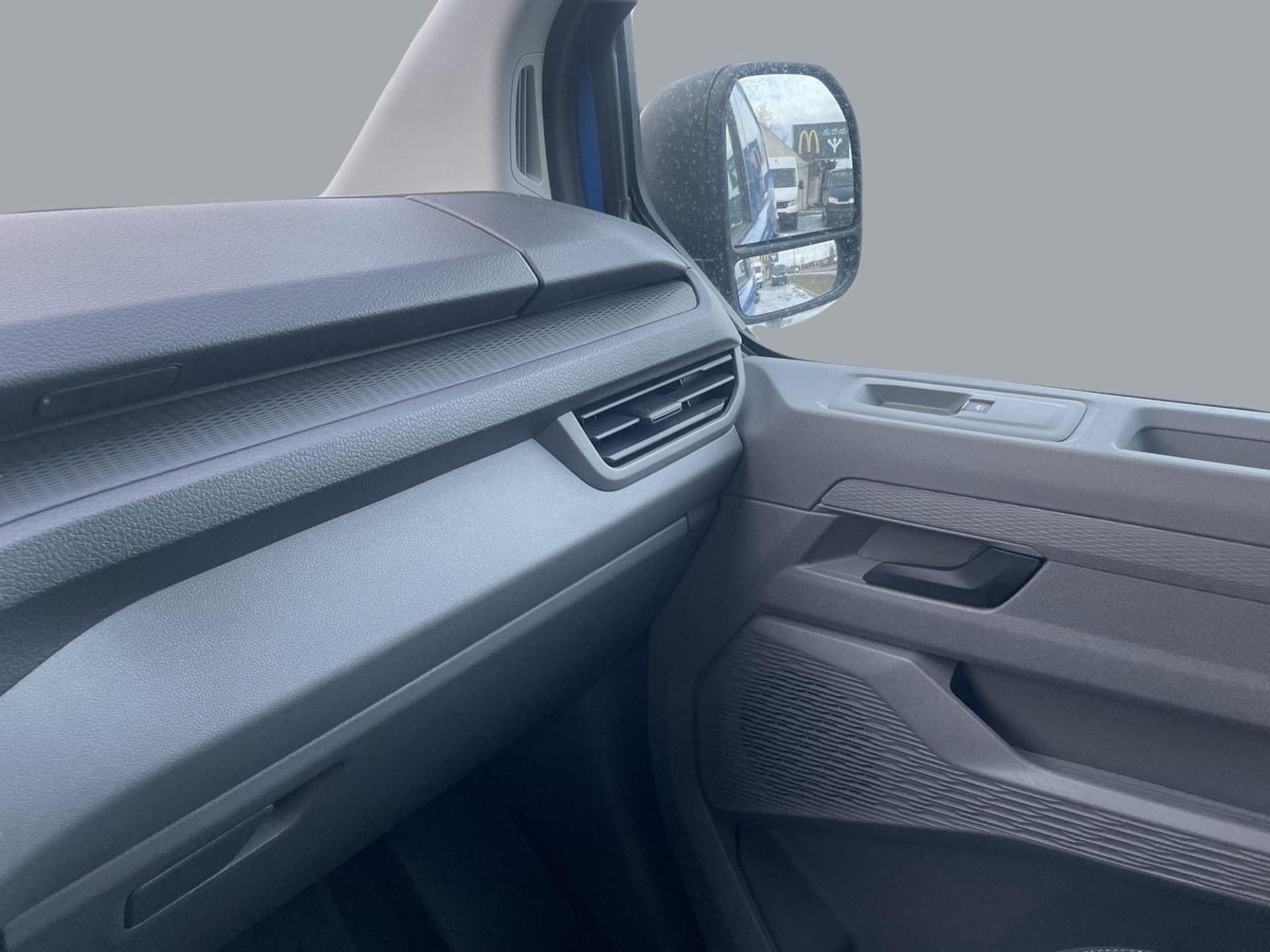 Volkswagen Transporter Furgon długi rozstaw osi