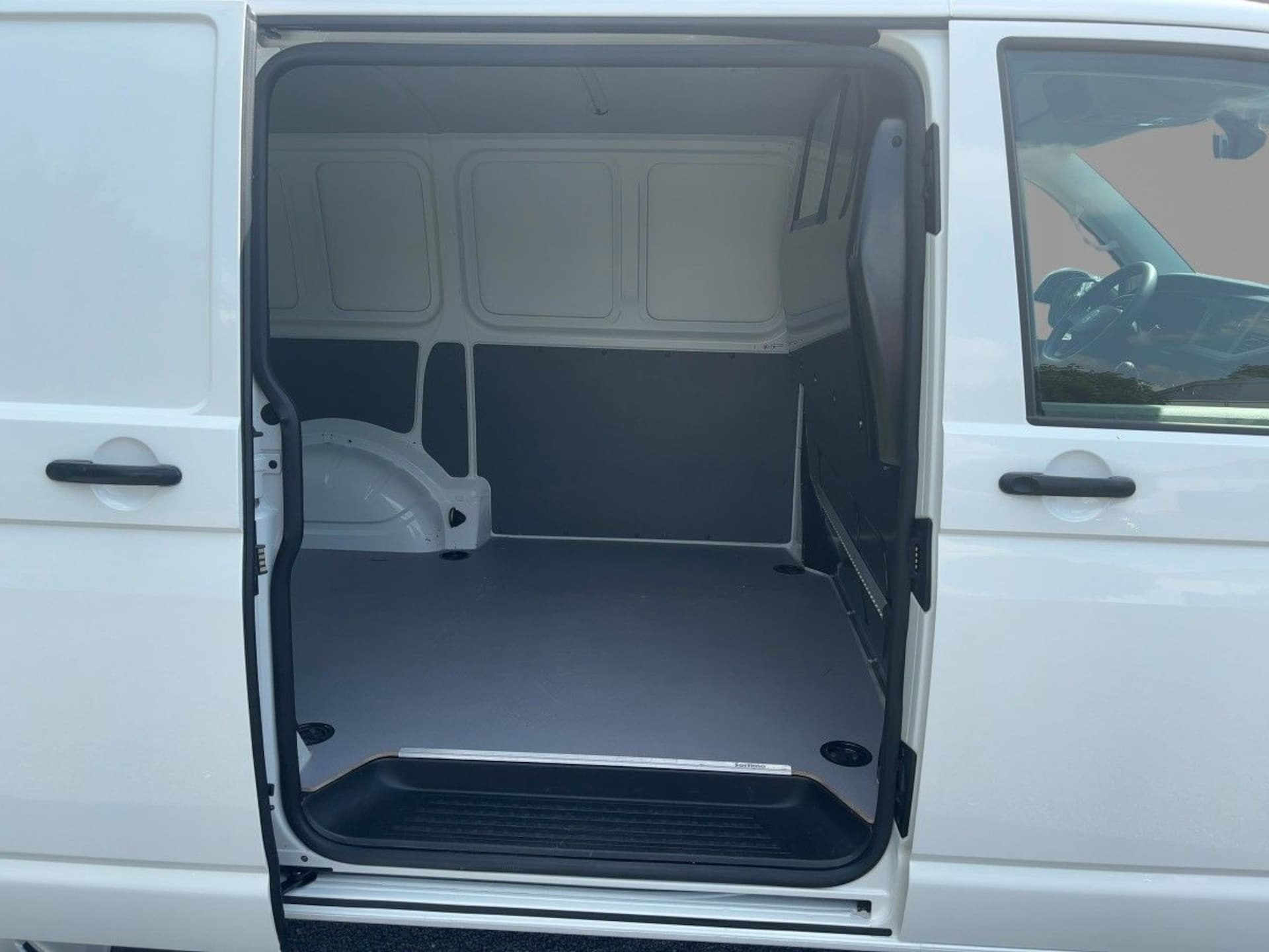 Volkswagen T6.1 Transporter Kasten kurzer Radstand