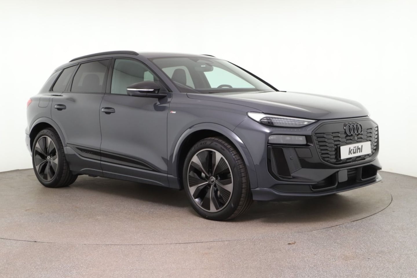 Bild über Audi Q6 SUV e-tron e-tron quattro 315 kW - für weitere Informationen kontaktieren Sie den Audi Partner