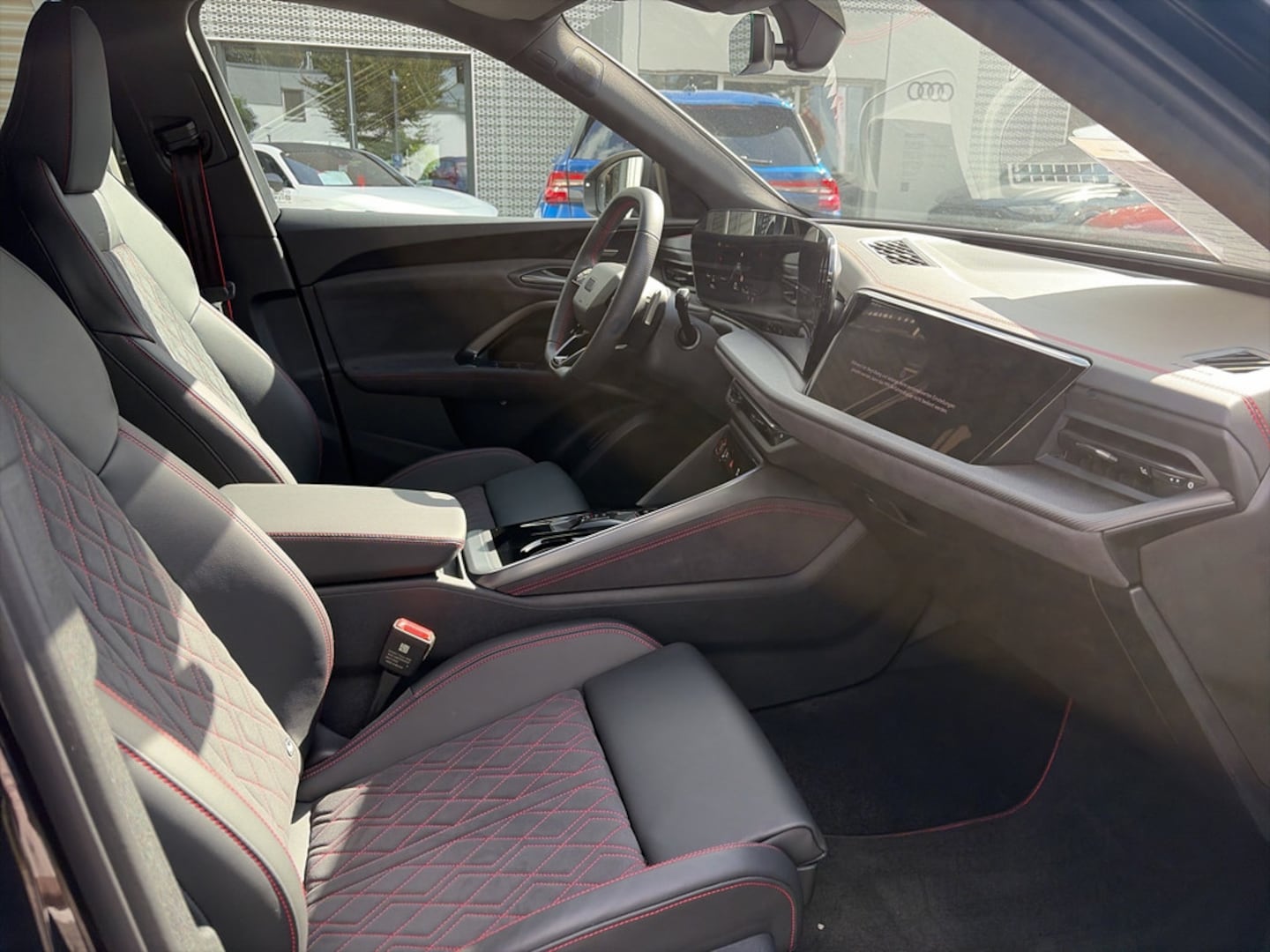 Bild über Audi Q5 Sportback TFSI quattro 150 kW S tronic - für weitere Informationen kontaktieren Sie den Audi Partner