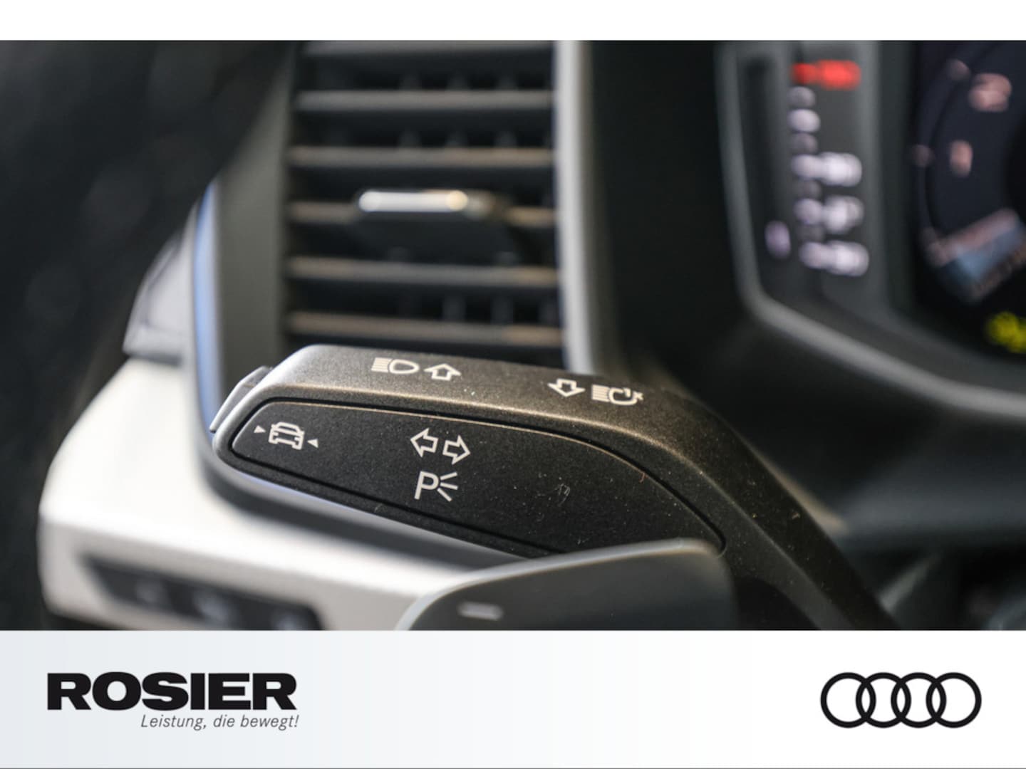 Bild über Audi A1 Sportback S line 40 TFSI S tronic - für weitere Informationen kontaktieren Sie den Audi Partner
