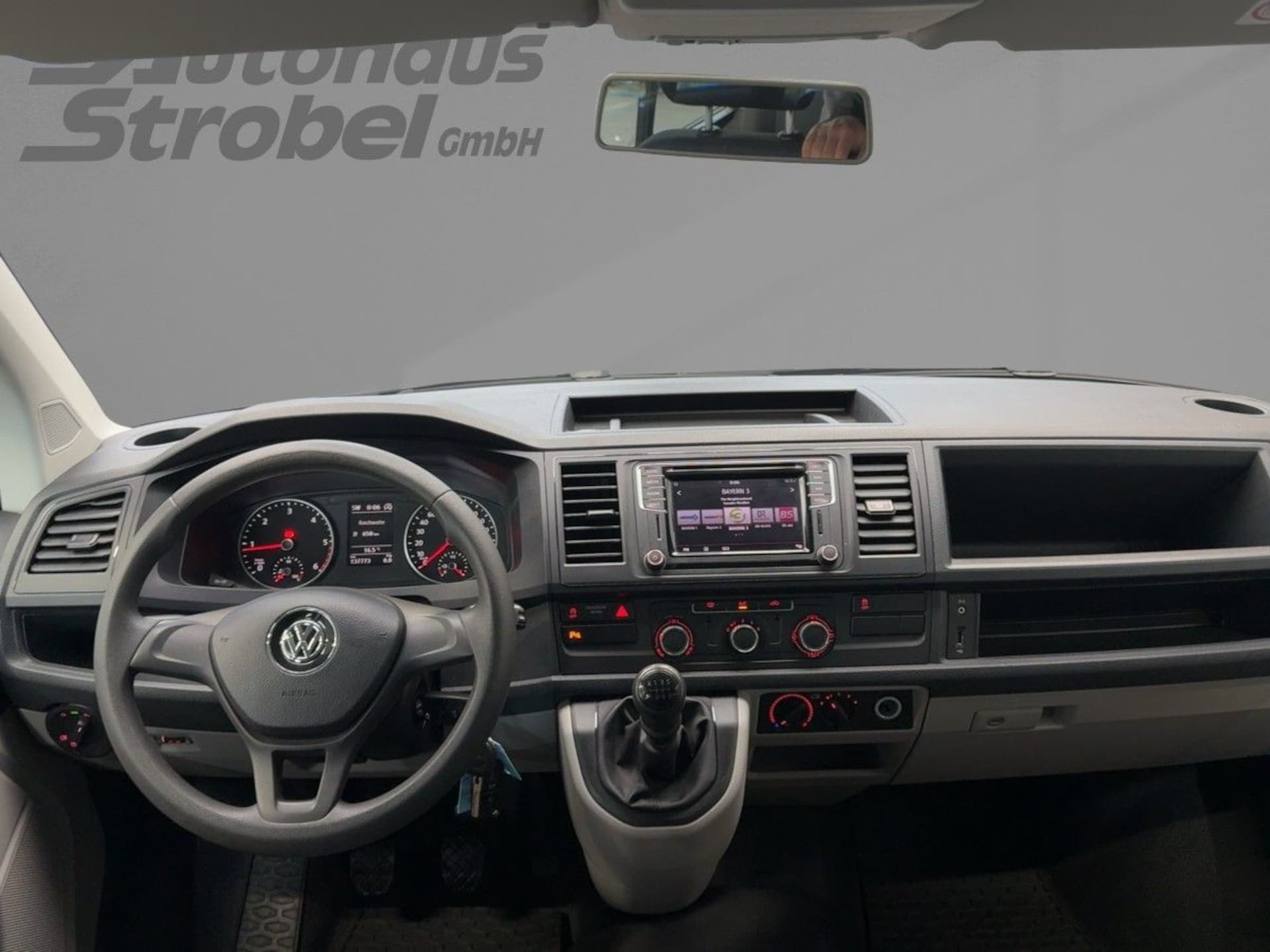 Volkswagen T6 Transporter Kombi langer Radstand
