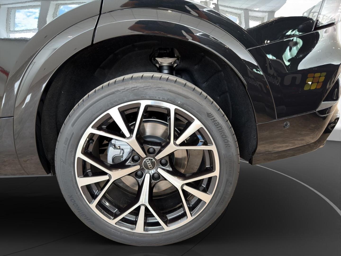 Bild über Audi Q7 SUV TDI quattro 220 kW tiptronic - für weitere Informationen kontaktieren Sie den Audi Partner