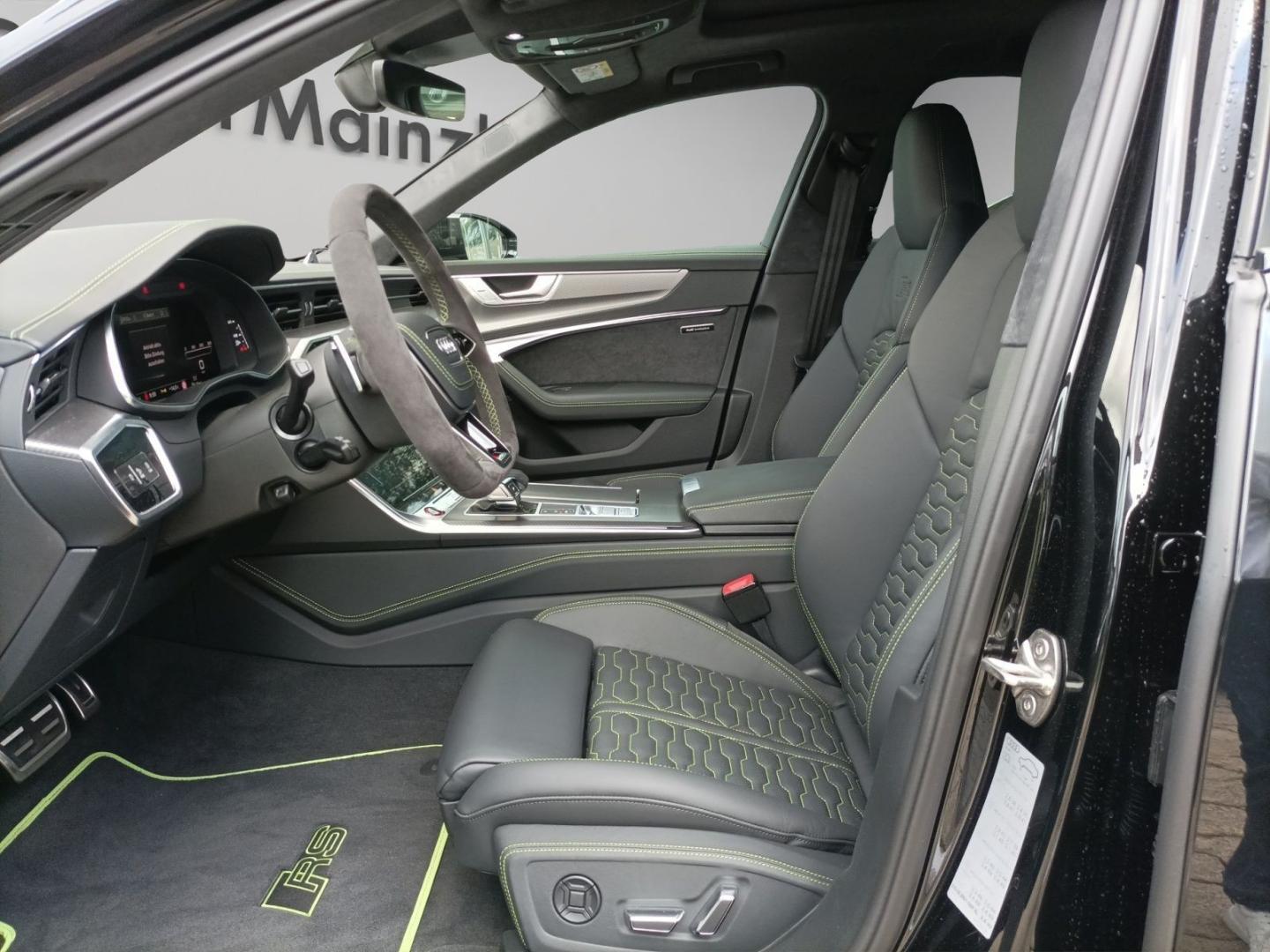 Image about Audi RS 6 Avant performance TFSI quattro tiptronic
