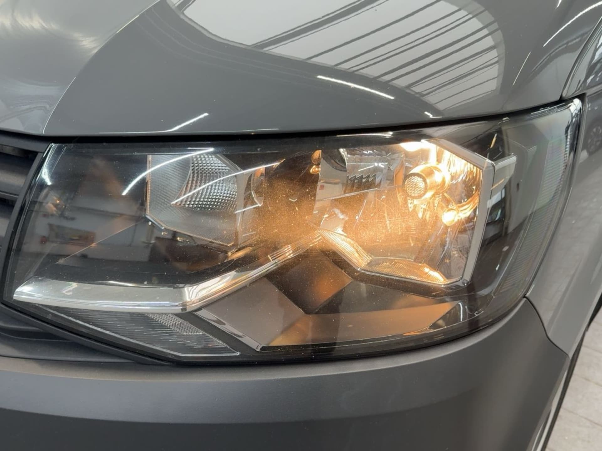 Volkswagen T6 Transporter Kombi langer Radstand