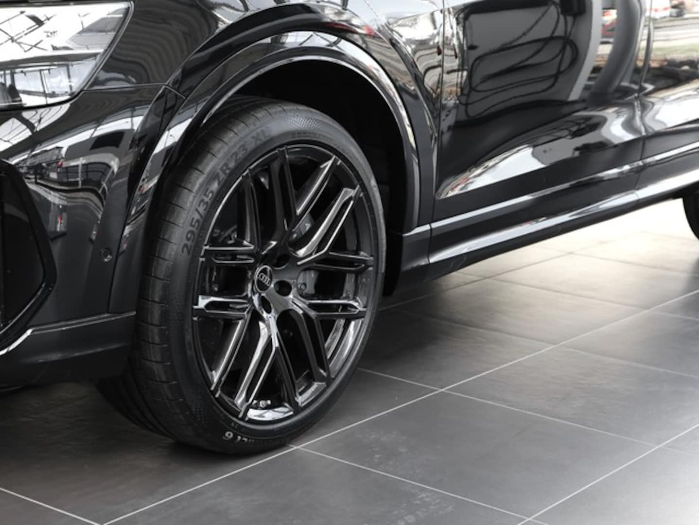 Bild über Audi RS Q8 SUV performance quattro tiptronic - für weitere Informationen kontaktieren Sie den Audi Partner