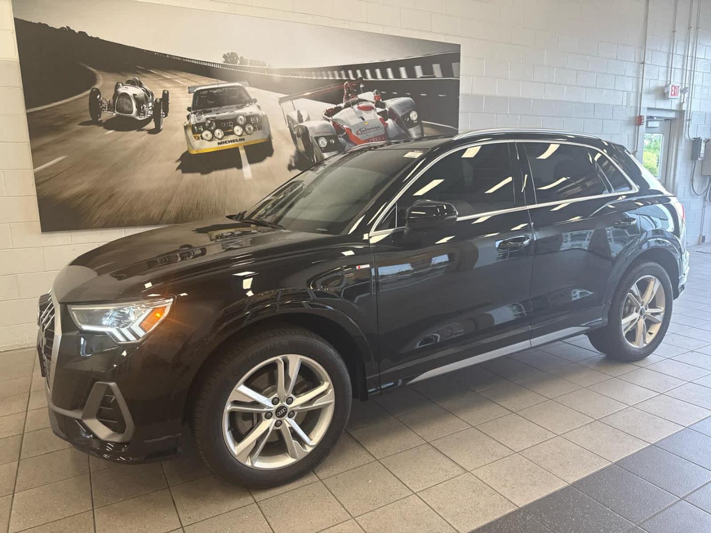 2023 Audi Q3 45 TFSI S Line Premium Plus quattro's photo