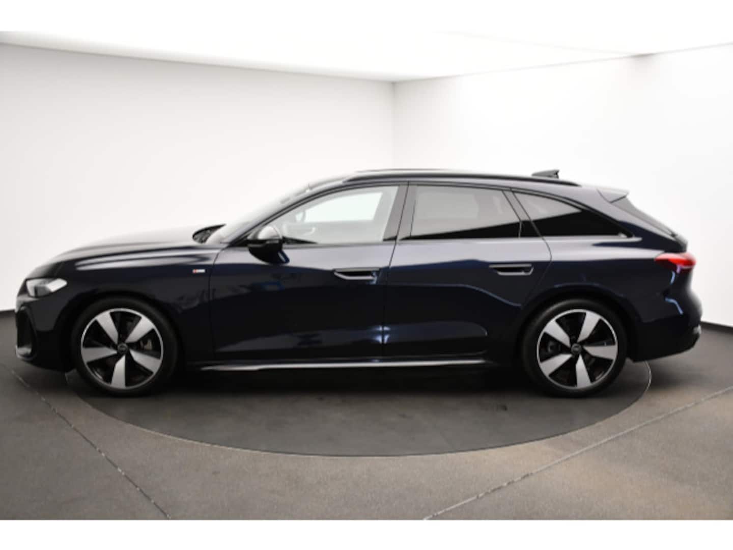 Bild über Audi A5 Avant TFSI 150 kW S tronic - für weitere Informationen kontaktieren Sie den Audi Partner