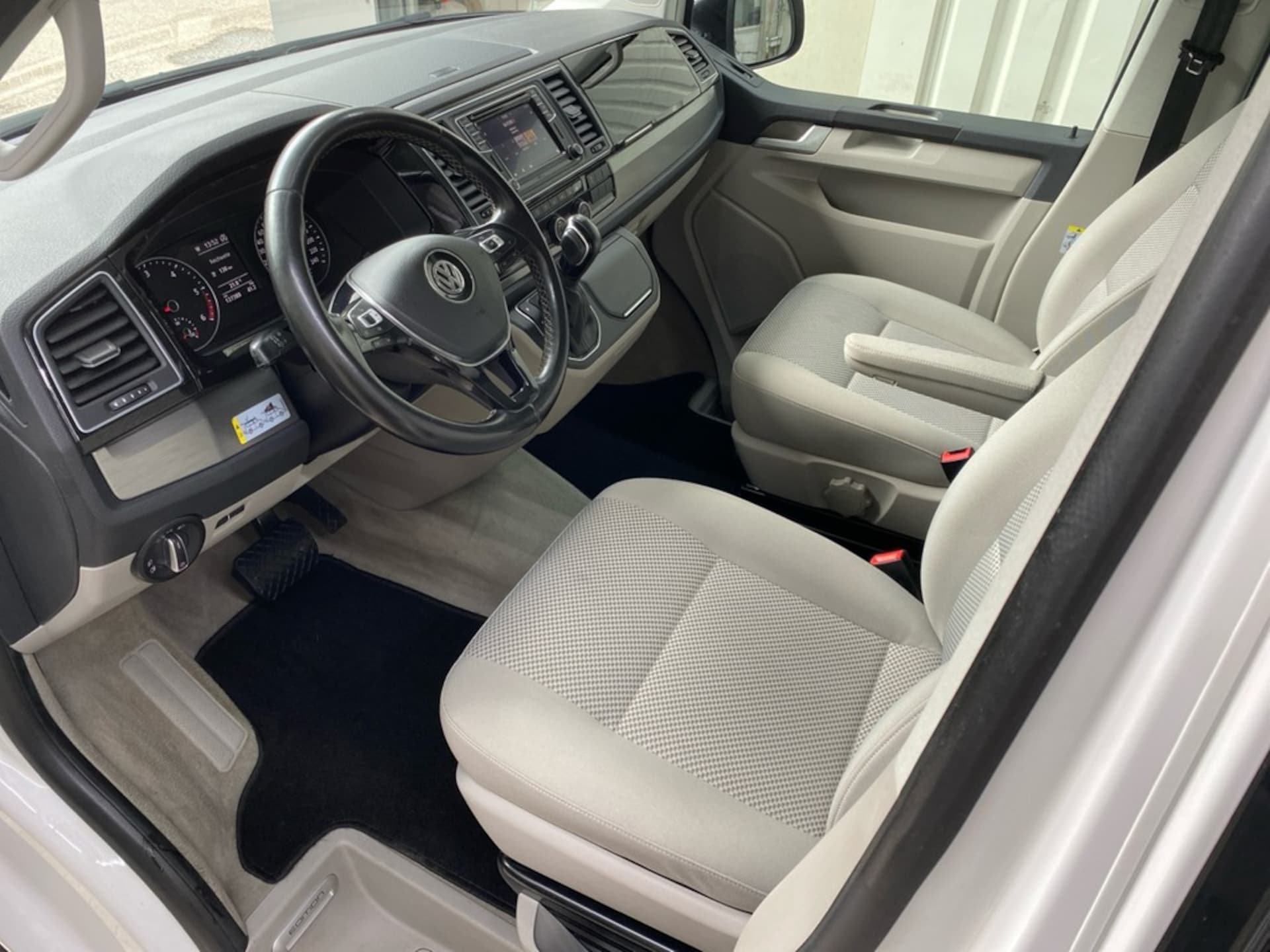 Volkswagen T6 California Beach