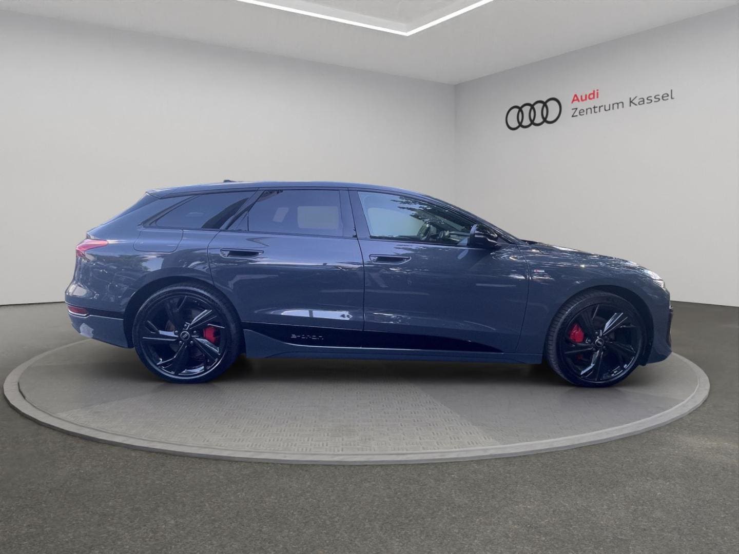 Bild über Audi A6 Avant e-tron e-tron quattro - für weitere Informationen kontaktieren Sie den Audi Partner