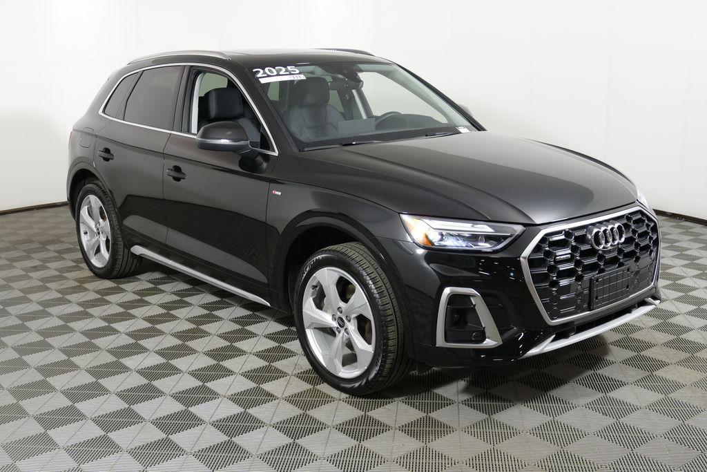 2025 Audi Q5 45 Premium Plus's photo