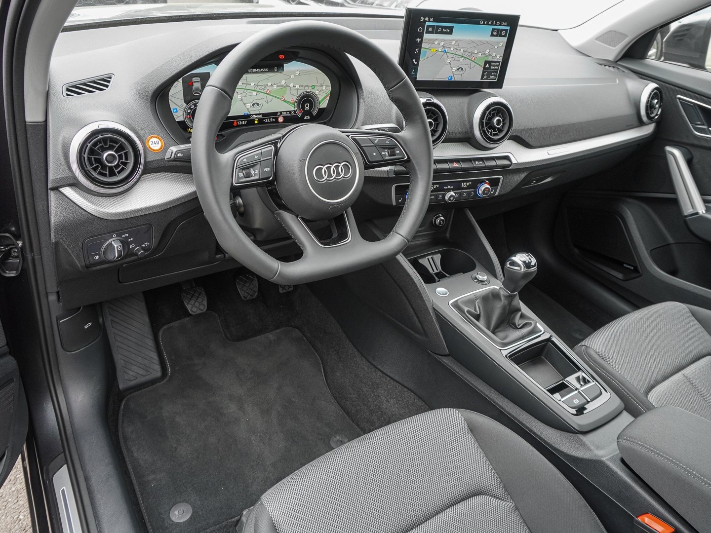 Bild über Audi Q2 S line 30 TFSI Schaltgetriebe - für weitere Informationen kontaktieren Sie den Audi Partner
