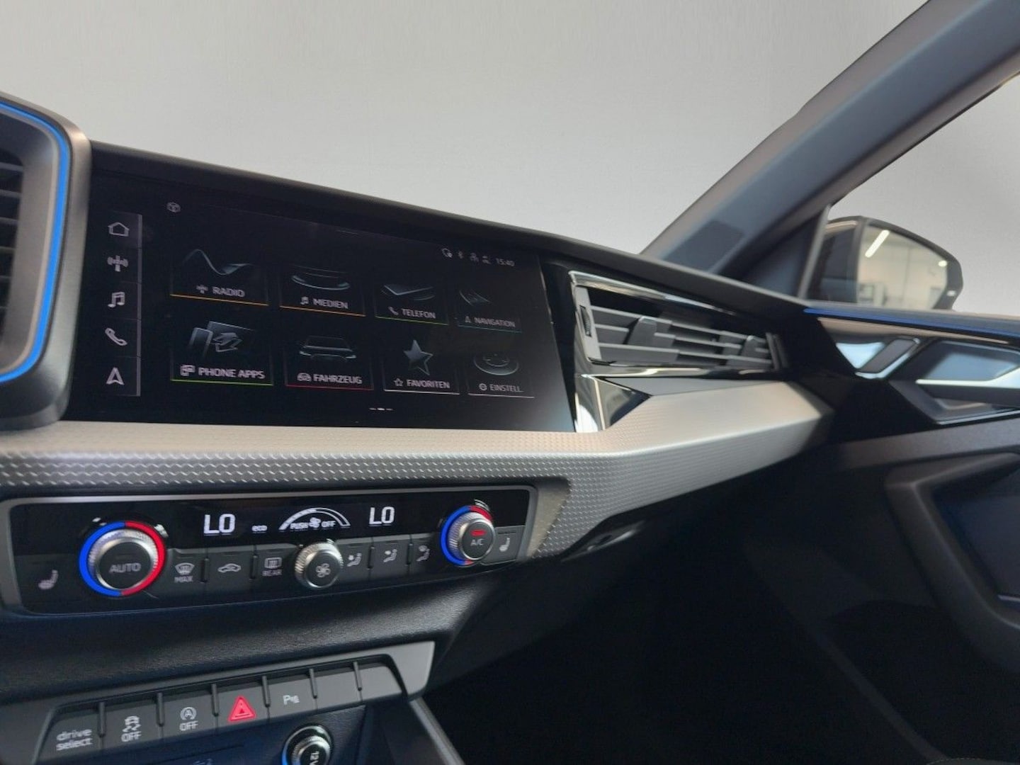 Bild über Audi A1 Sportback S line 40 TFSI S tronic - für weitere Informationen kontaktieren Sie den Audi Partner
