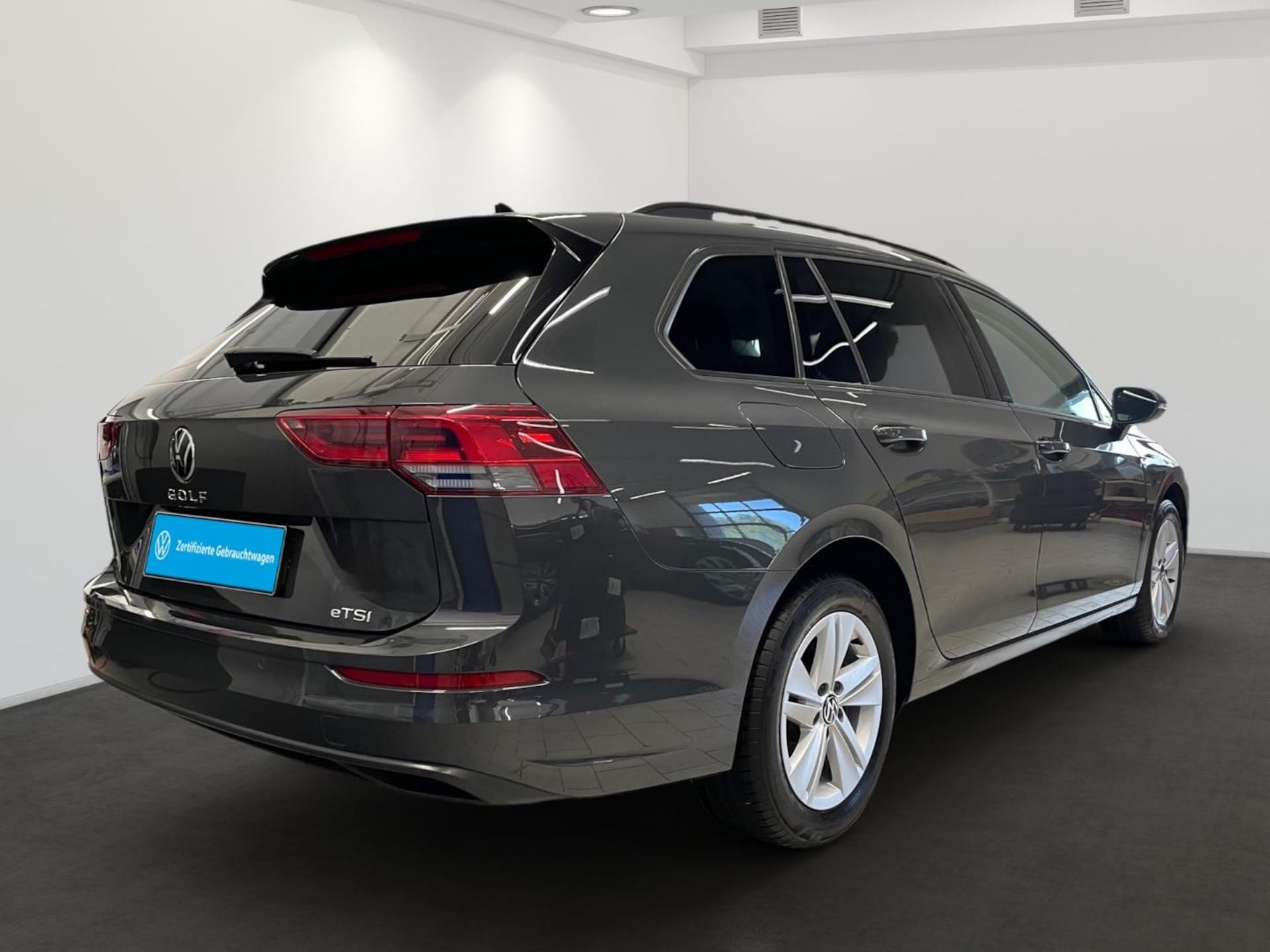 Volkswagen Golf Variant Life
