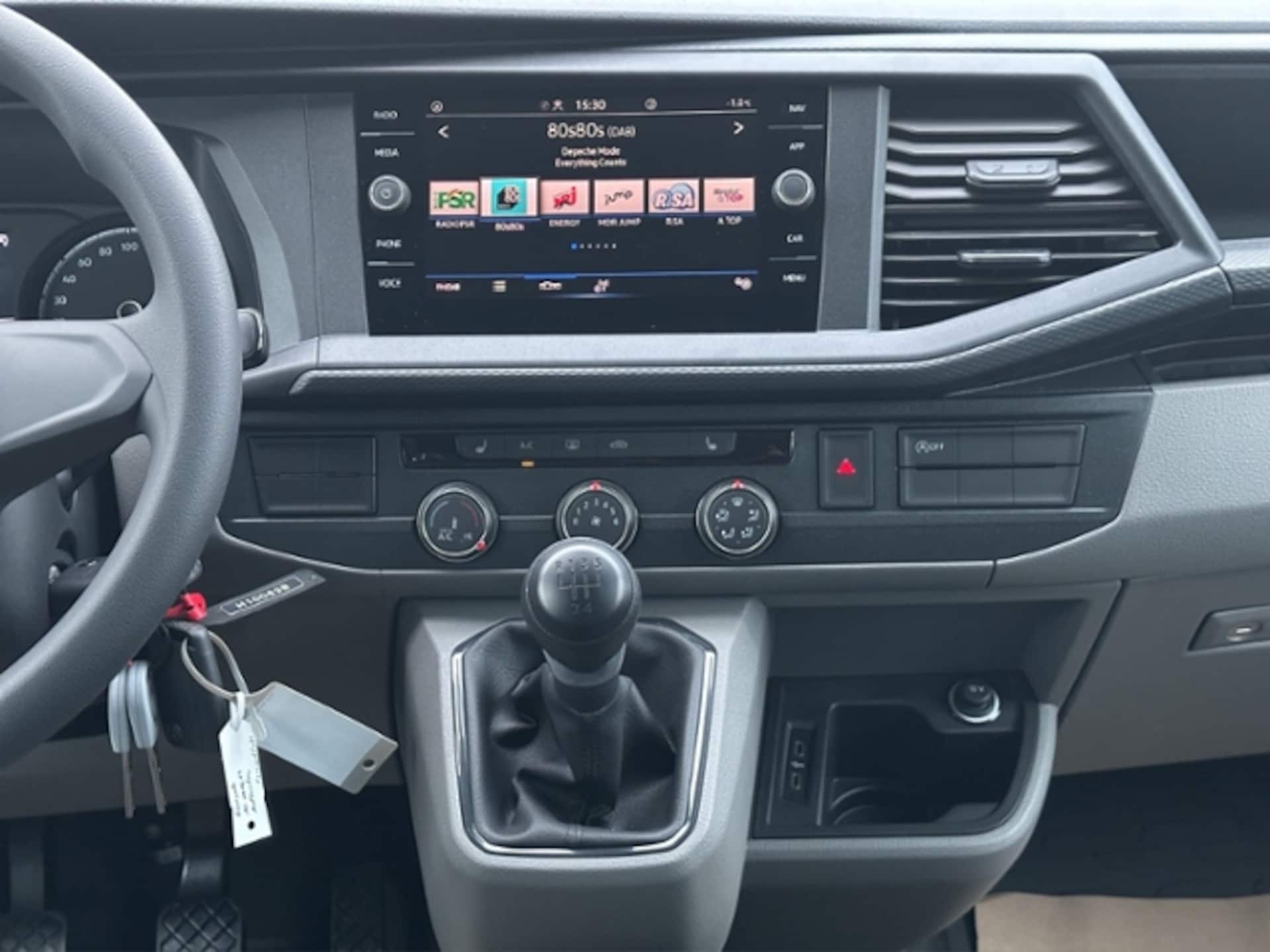 Volkswagen T6.1 Transporter Kombi langer Radstand