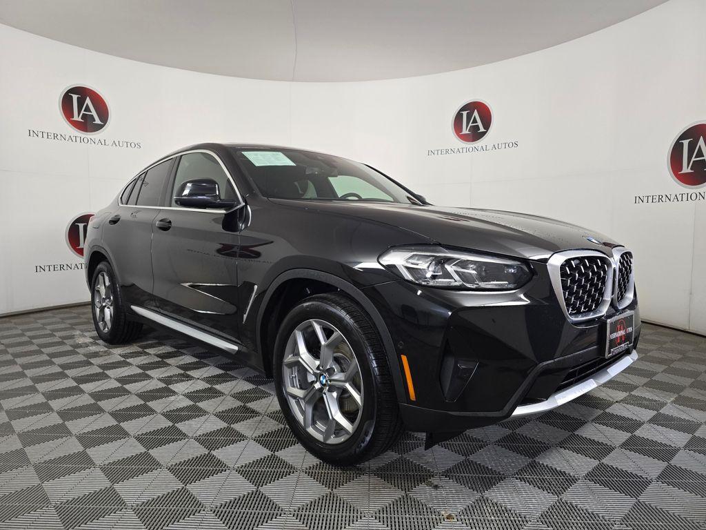2023 BMW X4 xDrive30i's photo
