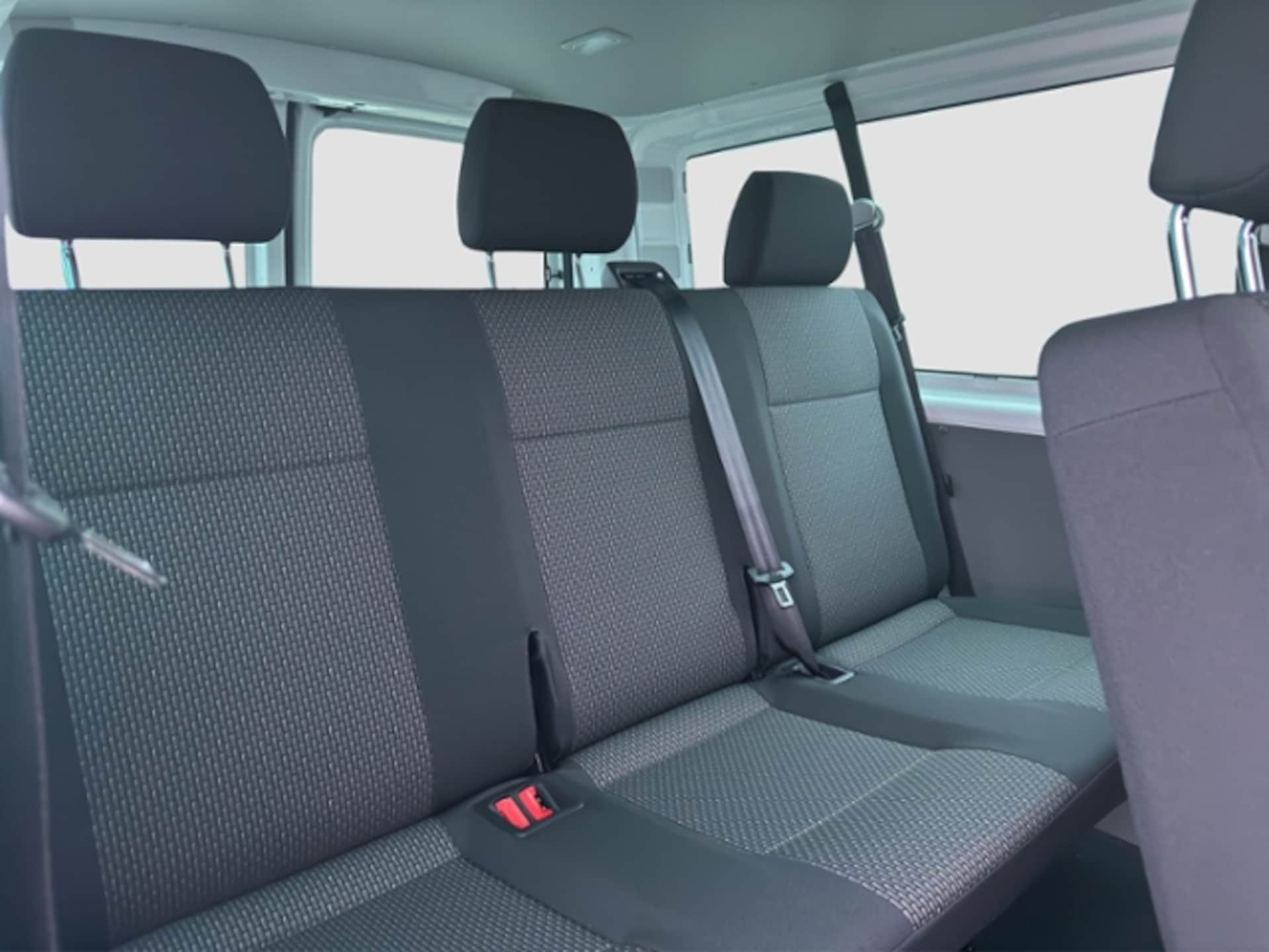 Volkswagen T6.1 Transporter Kombi langer Radstand