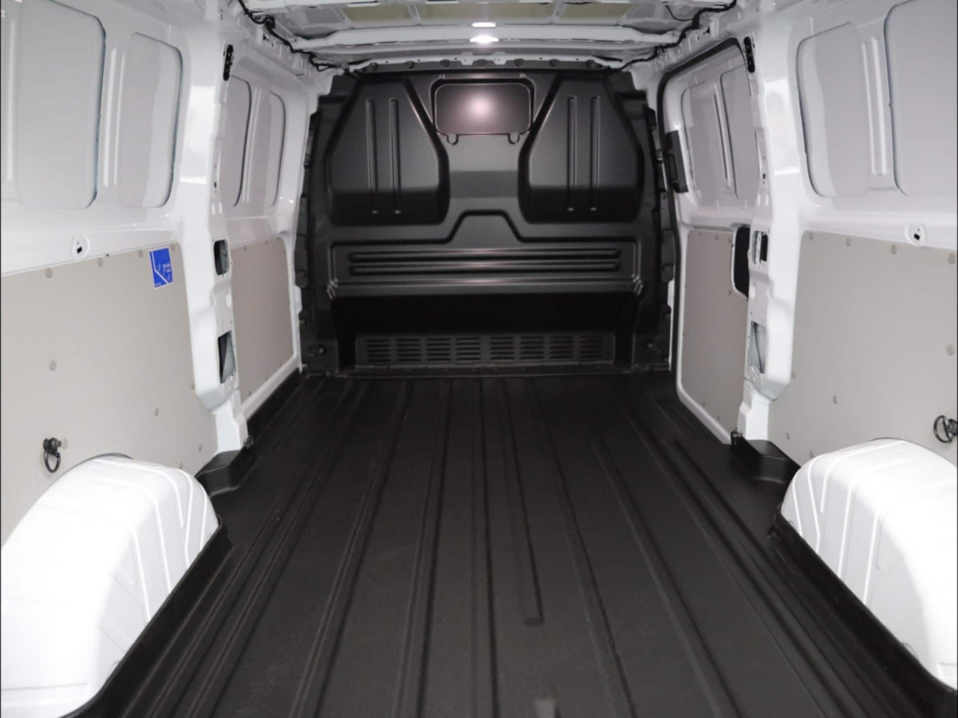 Volkswagen Transporter Kasten langer Radstand