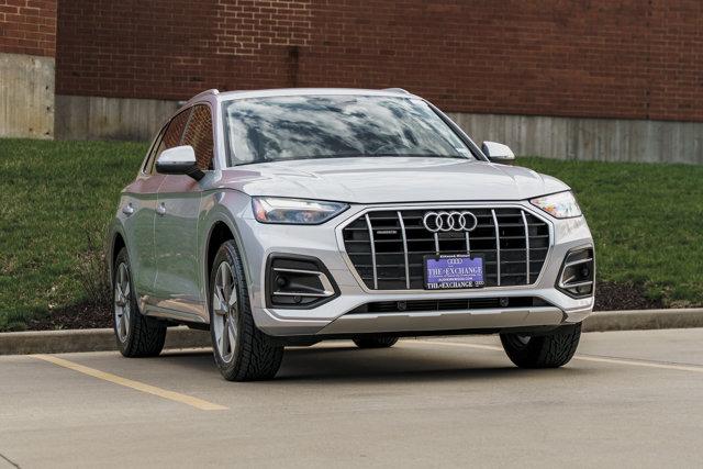 2022 Audi Q5 40 Premium Plus's photo