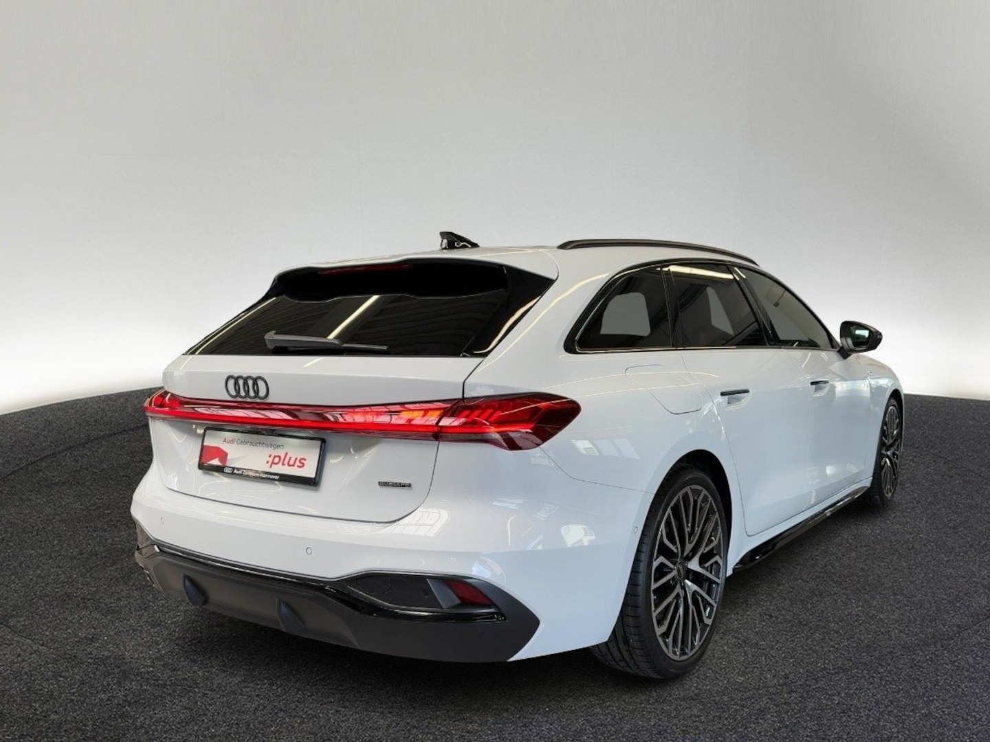 Bild über Audi A5 Avant TDI quattro 150 kW S tronic - für weitere Informationen kontaktieren Sie den Audi Partner