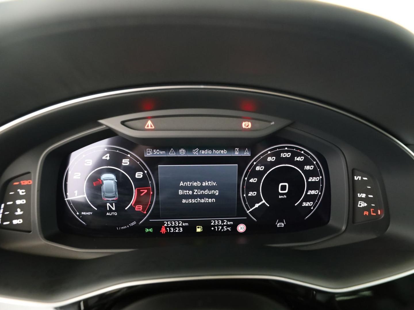 Bild über Audi RS Q8 SUV TFSI quattro tiptronic - für weitere Informationen kontaktieren Sie den Audi Partner