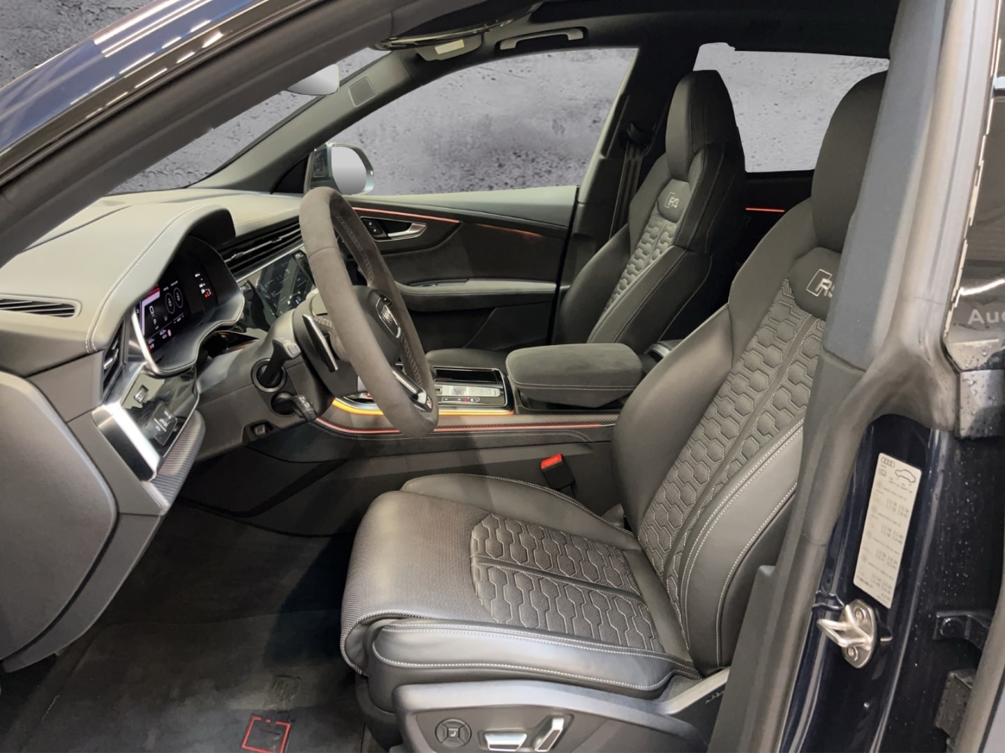Bild über Audi RS Q8 SUV TFSI quattro 471 kW tiptronic - für weitere Informationen kontaktieren Sie den Audi Partner
