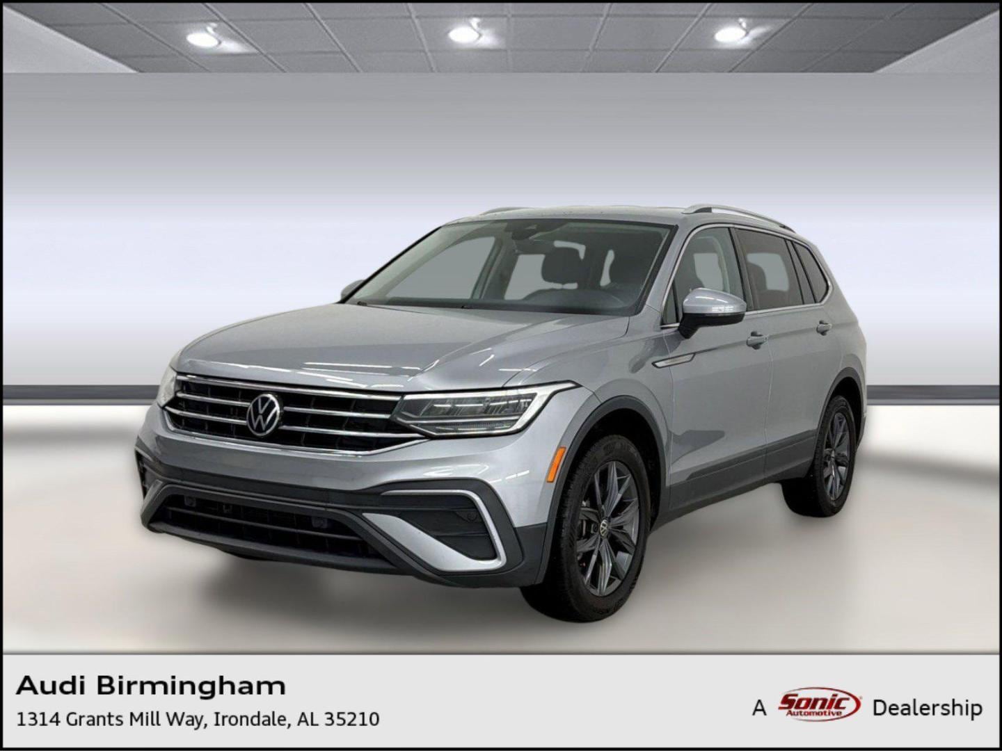 2022 Volkswagen Tiguan 2.0T SE's photo