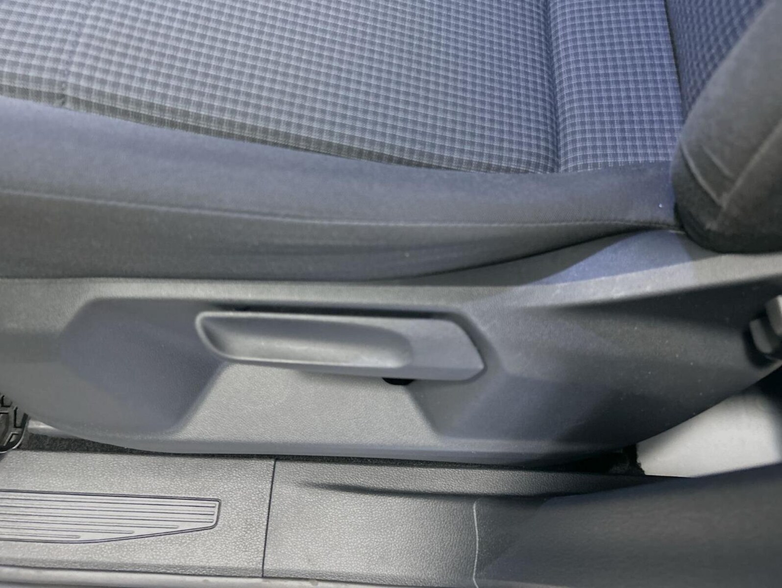 Volkswagen Caddy Cargo – Bild 12