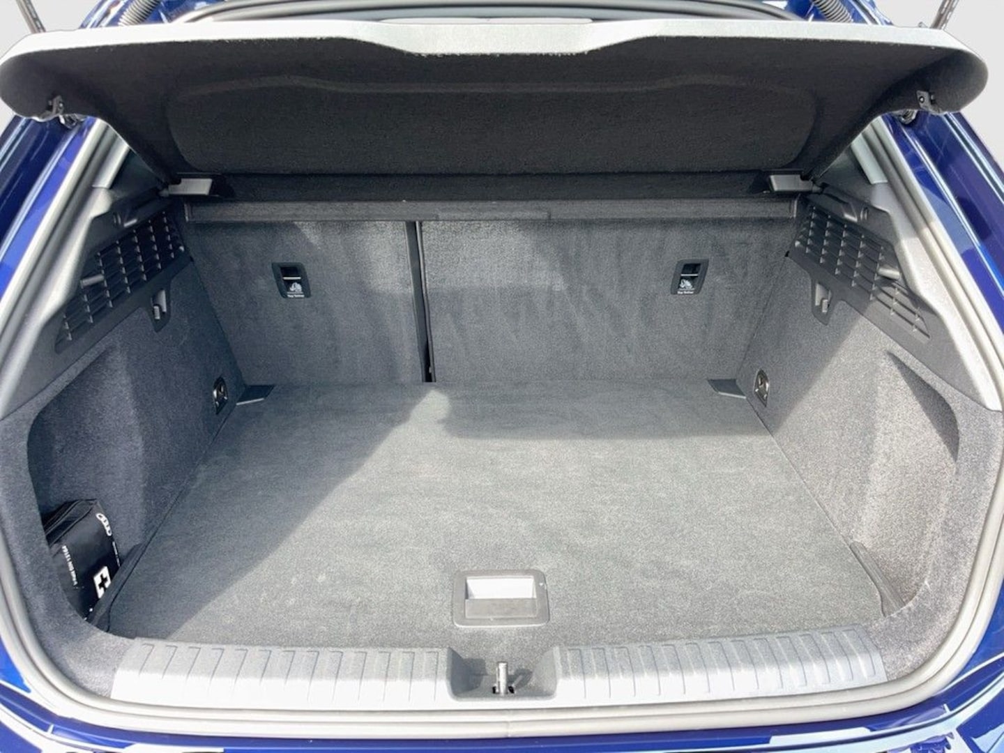 Bild über Audi A3 Sportback advanced 35 TDI S tronic - für weitere Informationen kontaktieren Sie den Audi Partner