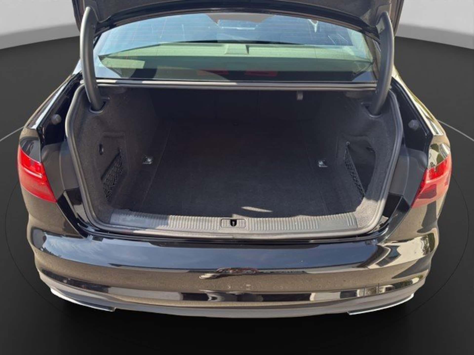 Audi A4 Limousine