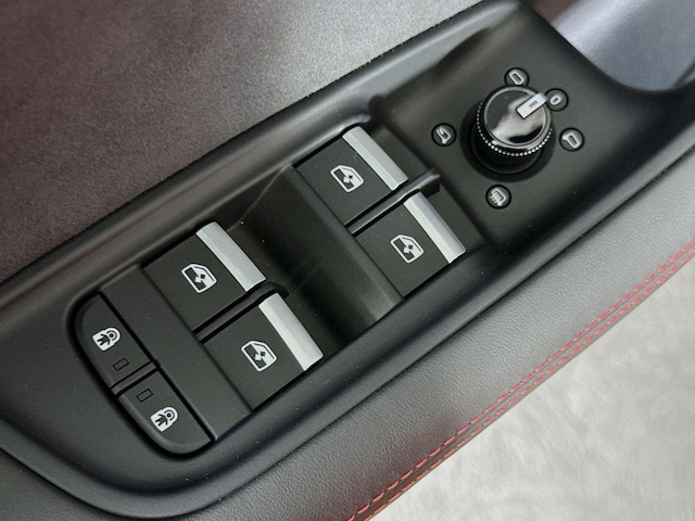2025 Audi RS Q8 Base - Photo 18