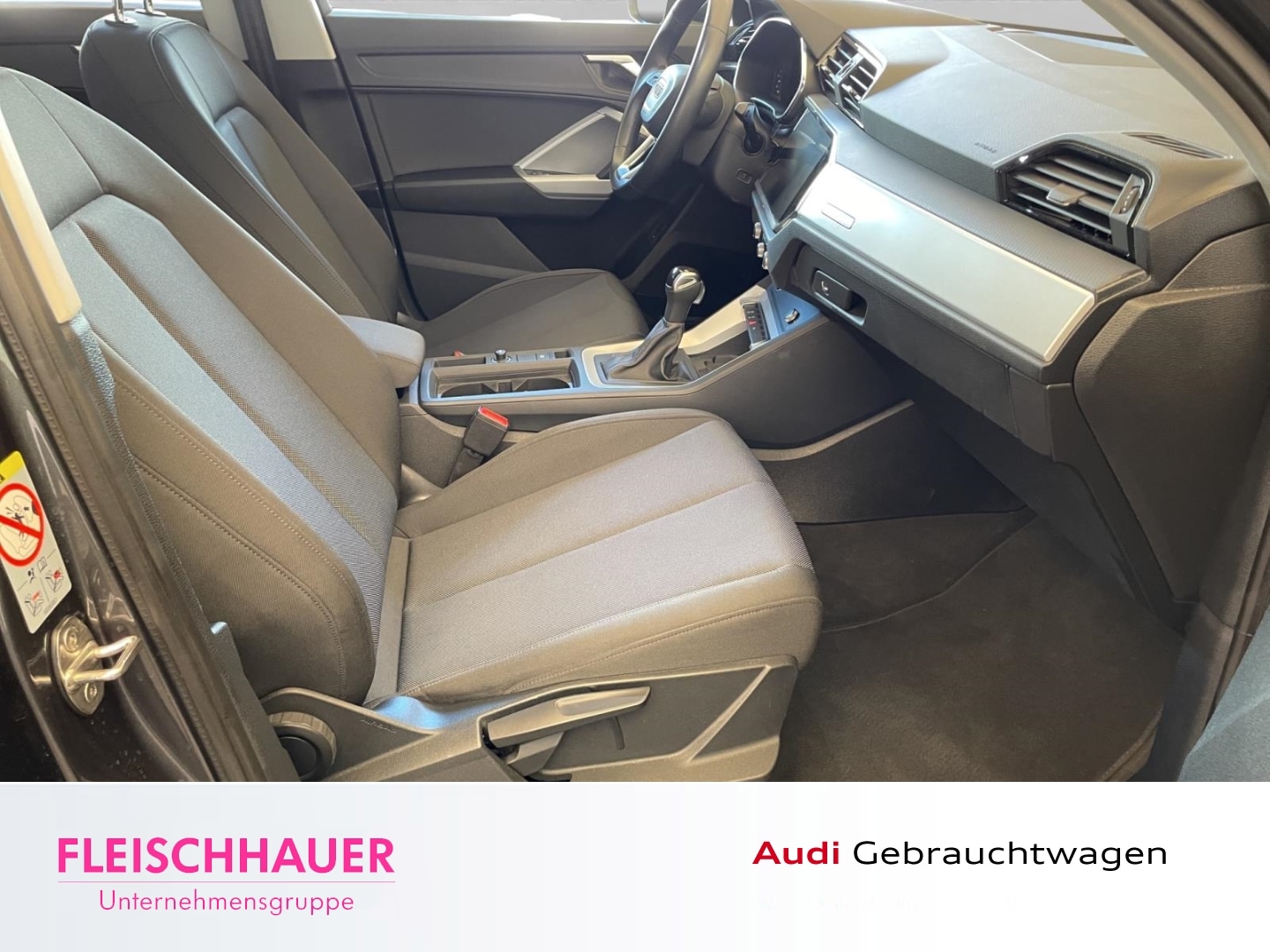 Bild über Audi Q3 S line 35 TFSI S tronic - für weitere Informationen kontaktieren Sie den Audi Partner