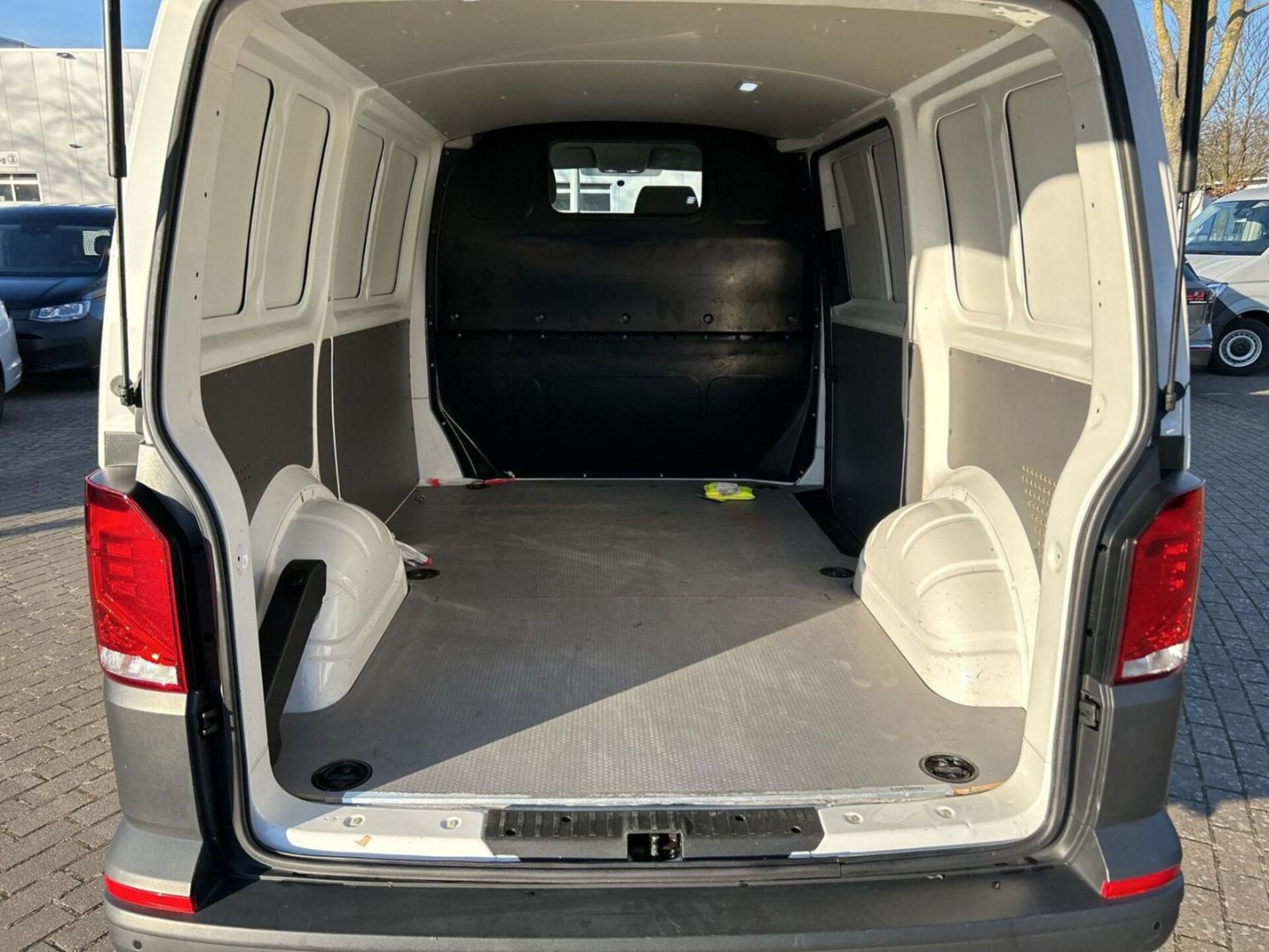 Volkswagen T6.1 Transporter Kasten kurzer Radstand