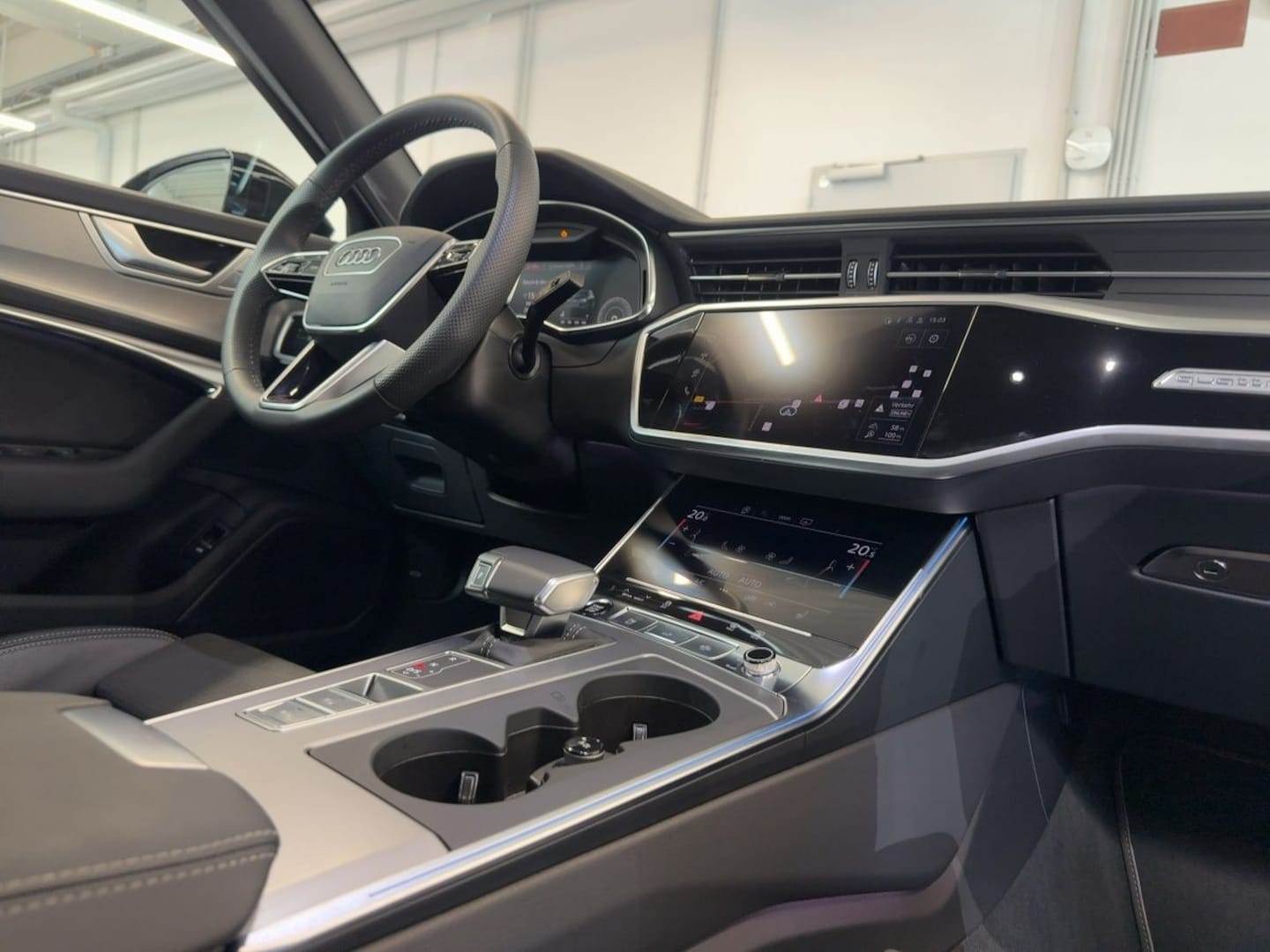 Bild über Audi A6 Limousine S line 45 TFSI quattro S tronic - für weitere Informationen kontaktieren Sie den Audi Partner