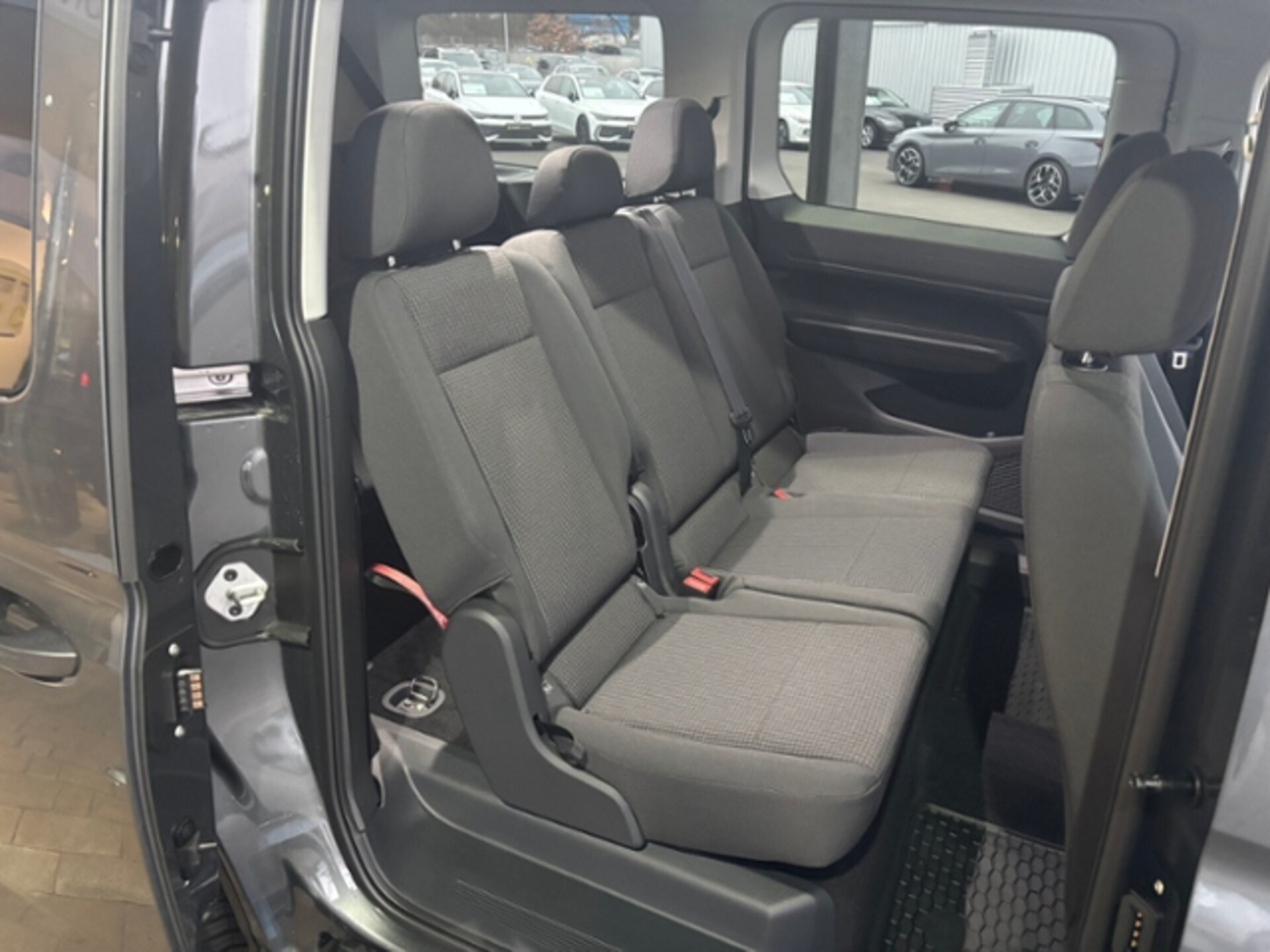 Volkswagen Caddy Maxi Basis-Modell