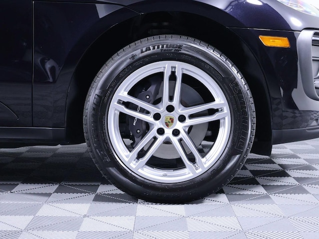 2026 Porsche Macan T - Photo 12