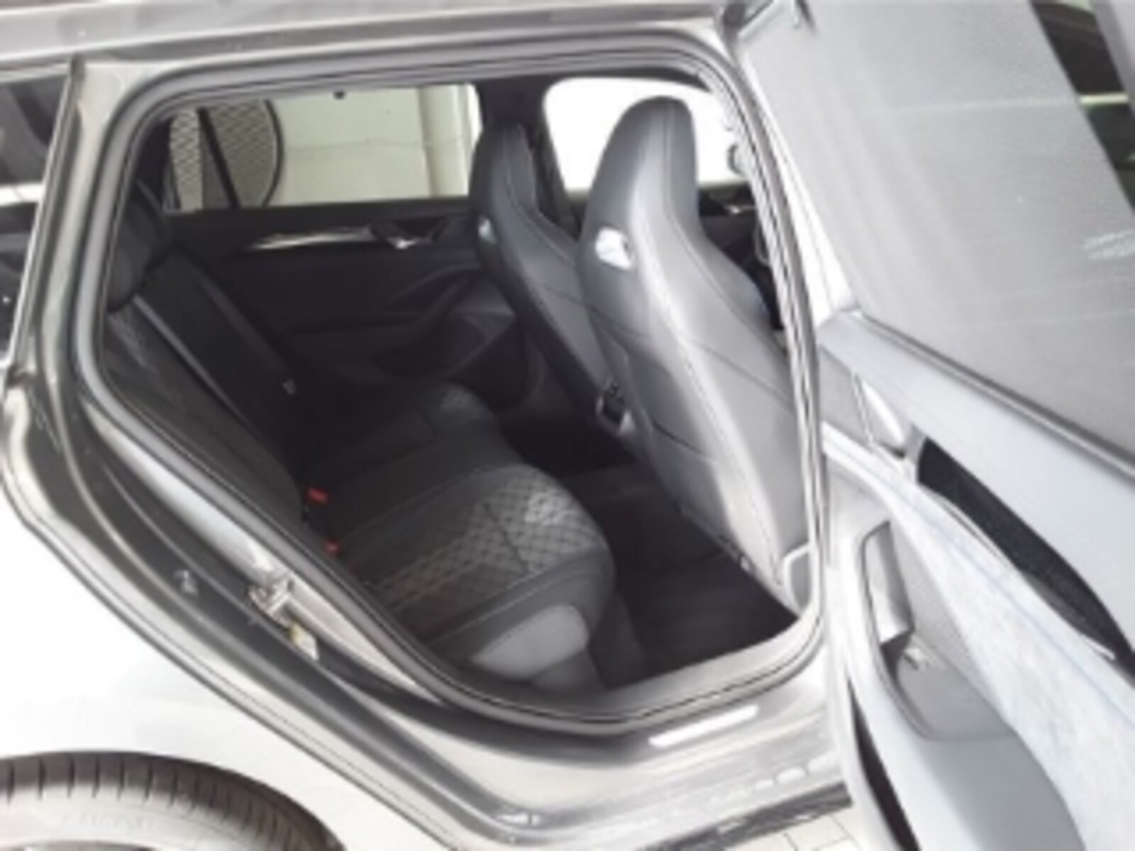 Volkswagen Passat – Bild 9