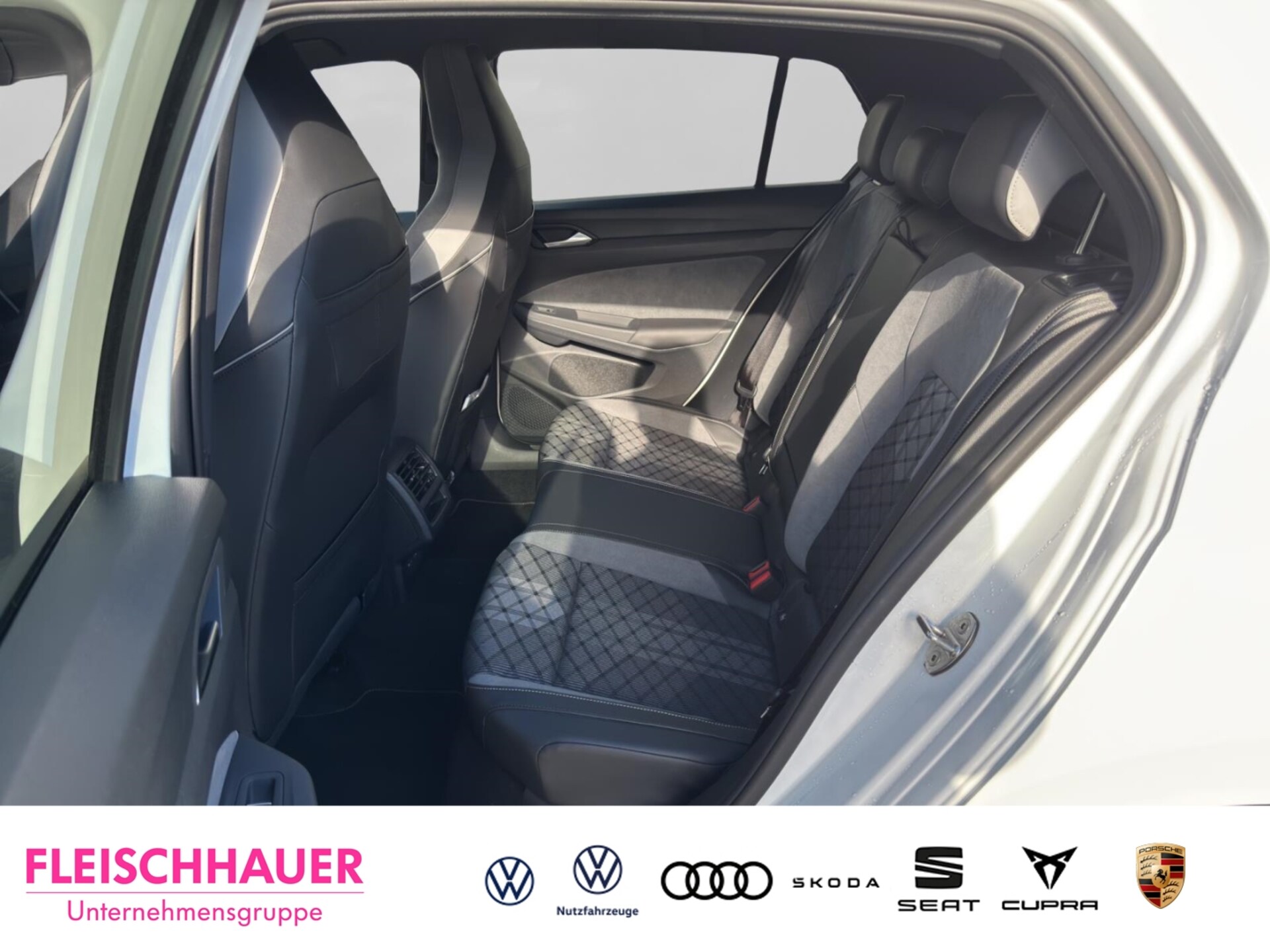Volkswagen Golf R-Line
