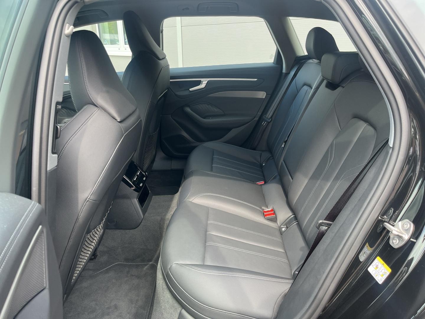 Bild über Audi A6 Avant TDI quattro 150 kW S tronic - für weitere Informationen kontaktieren Sie den Audi Partner