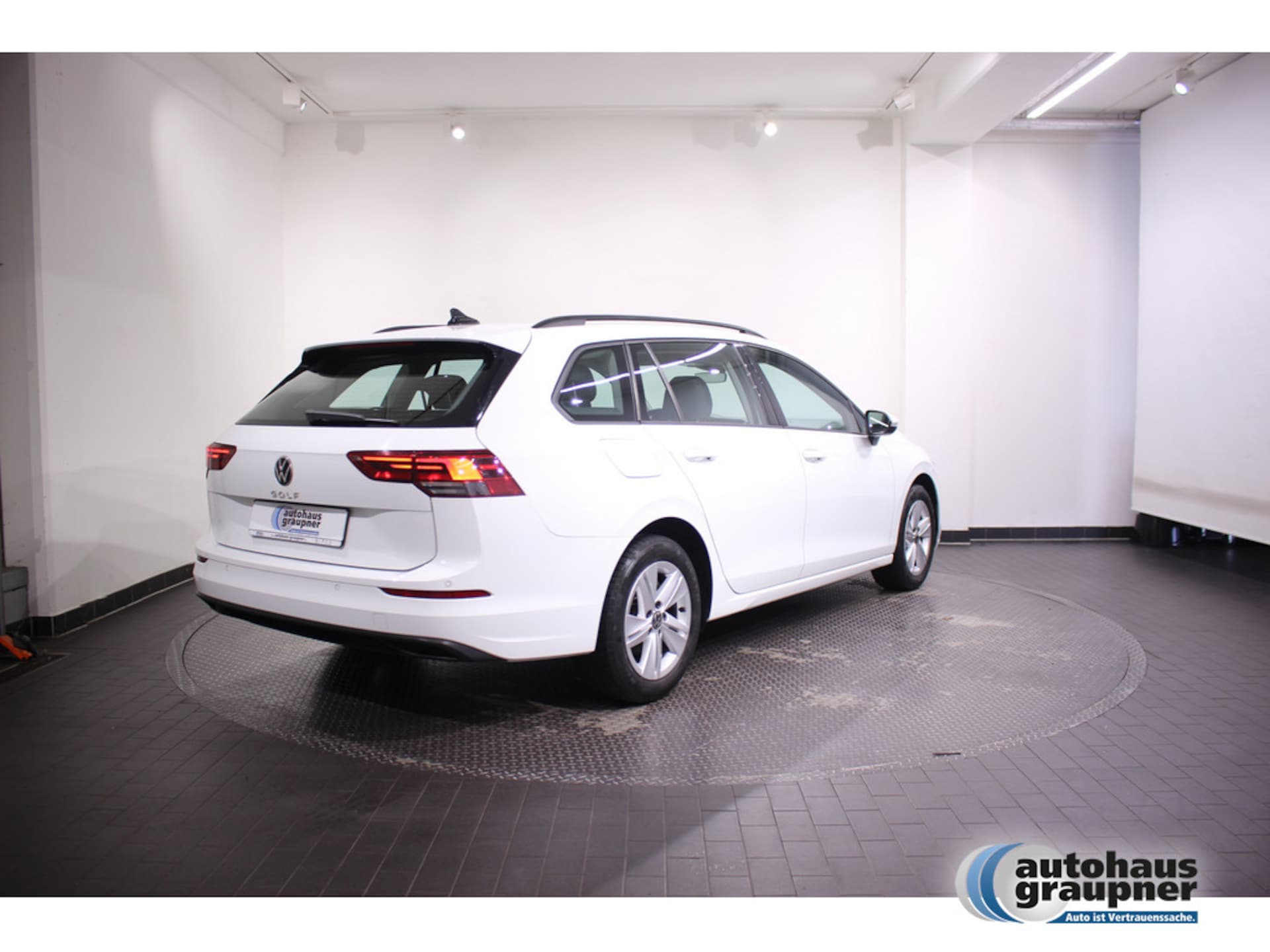 Volkswagen Golf Variant Life