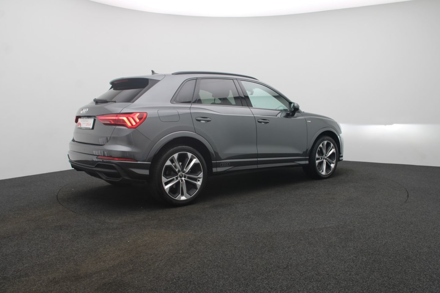 Bild über Audi Q3 S line 35 TFSI S tronic - für weitere Informationen kontaktieren Sie den Audi Partner
