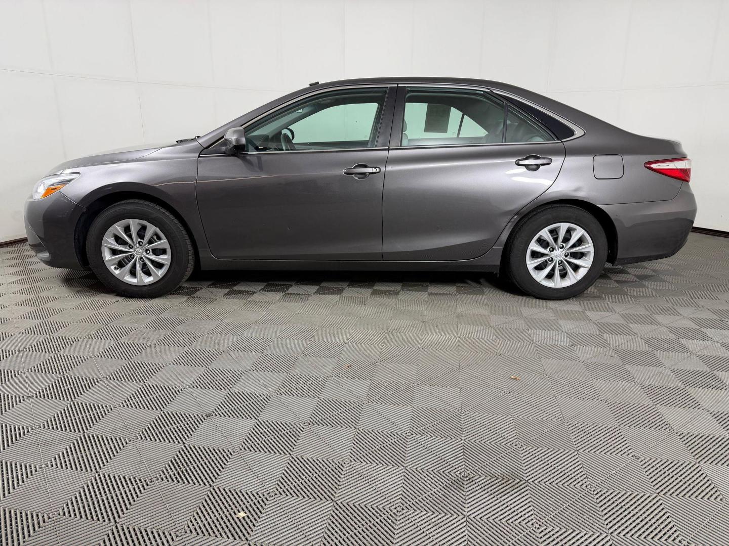 Used 2016 Toyota Camry LE with VIN 4T4BF1FK8GR549116 for sale in Rockville, MD