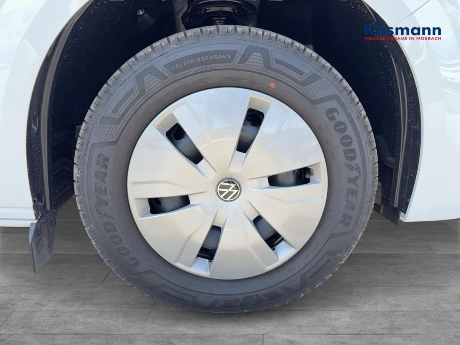 Volkswagen Transporter Kombi langer Radstand