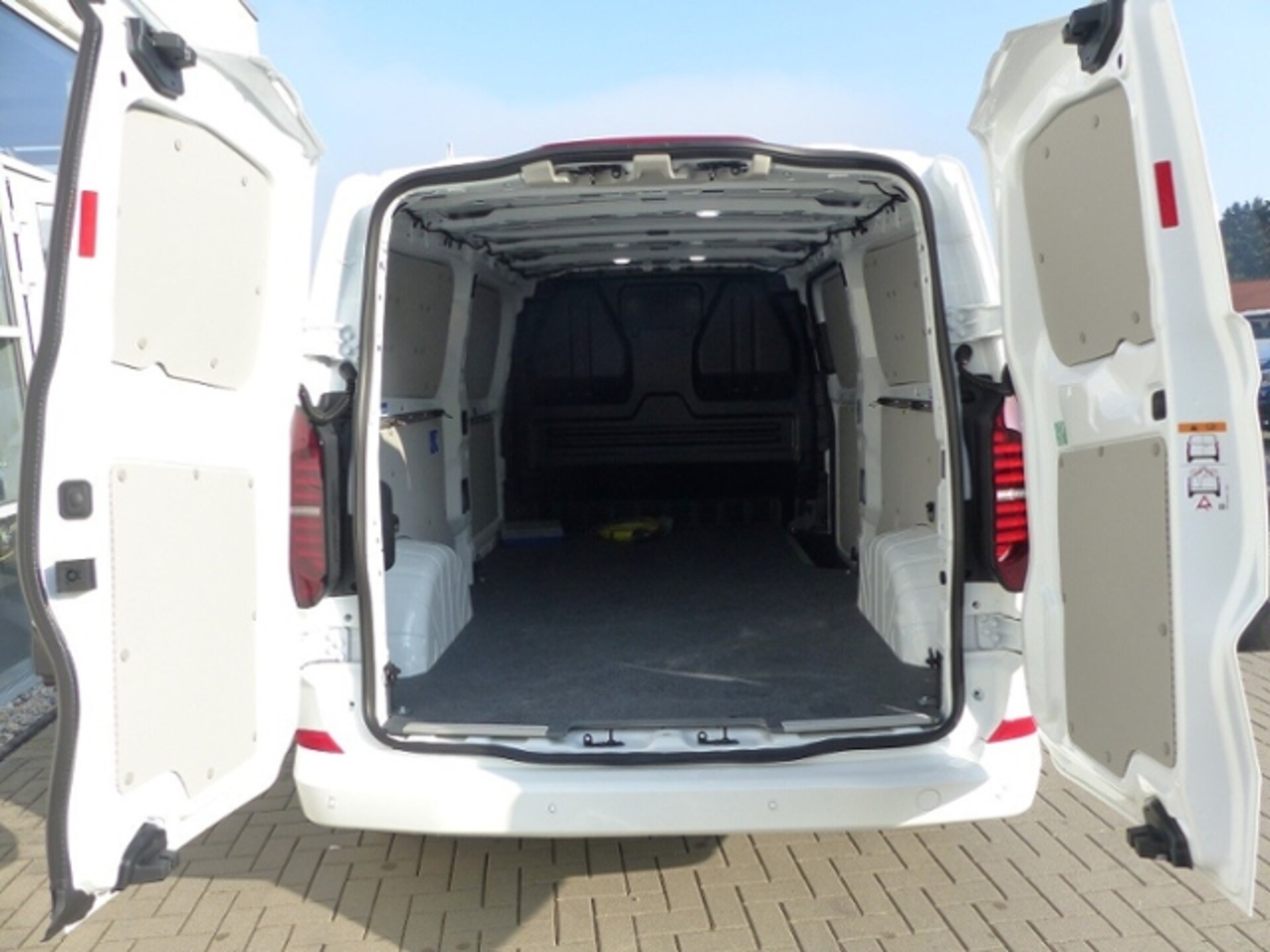 Volkswagen Transporter Kasten langer Radstand