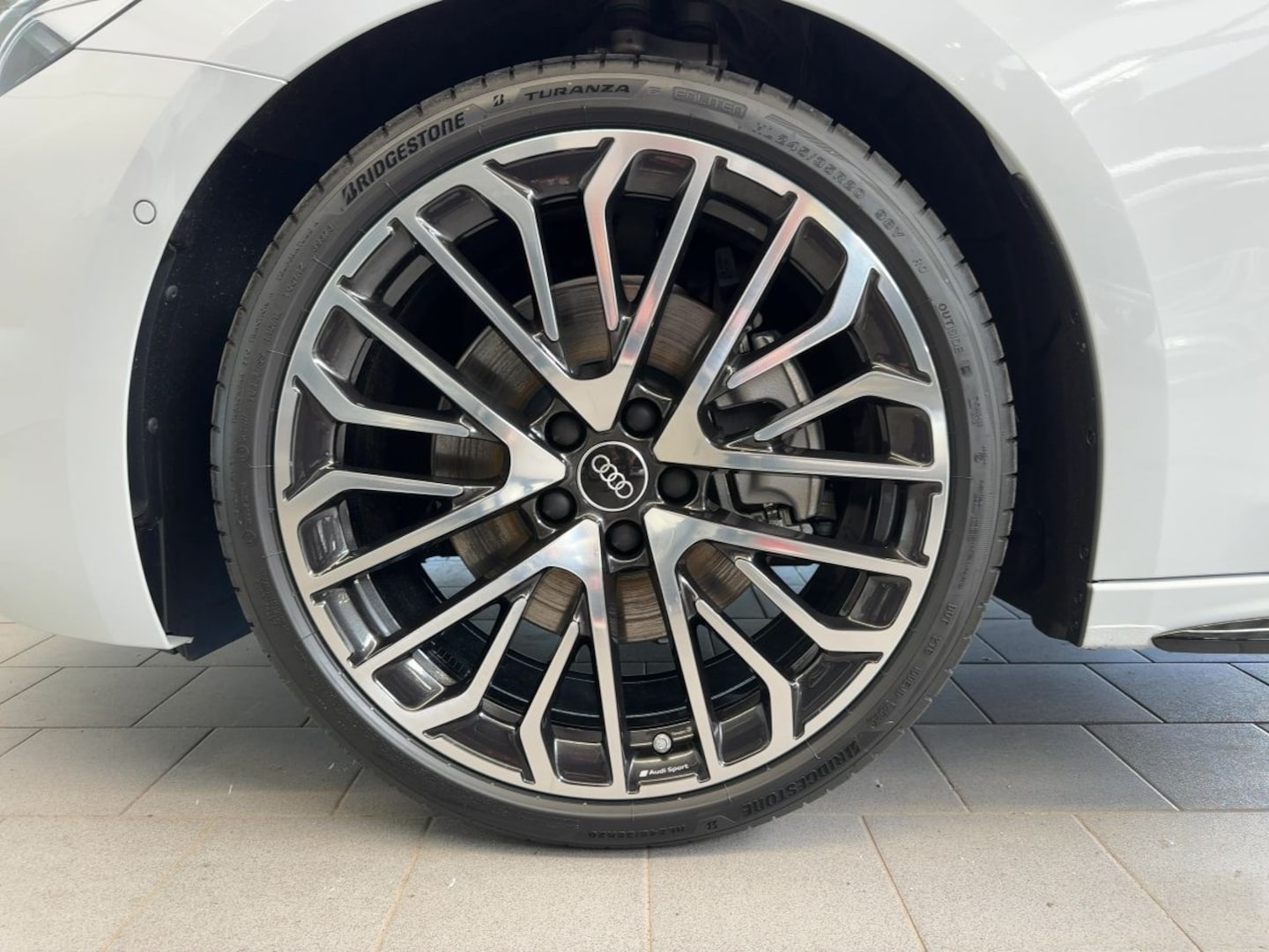 Bild über Audi A5 Avant TDI quattro 150 kW S tronic - für weitere Informationen kontaktieren Sie den Audi Partner