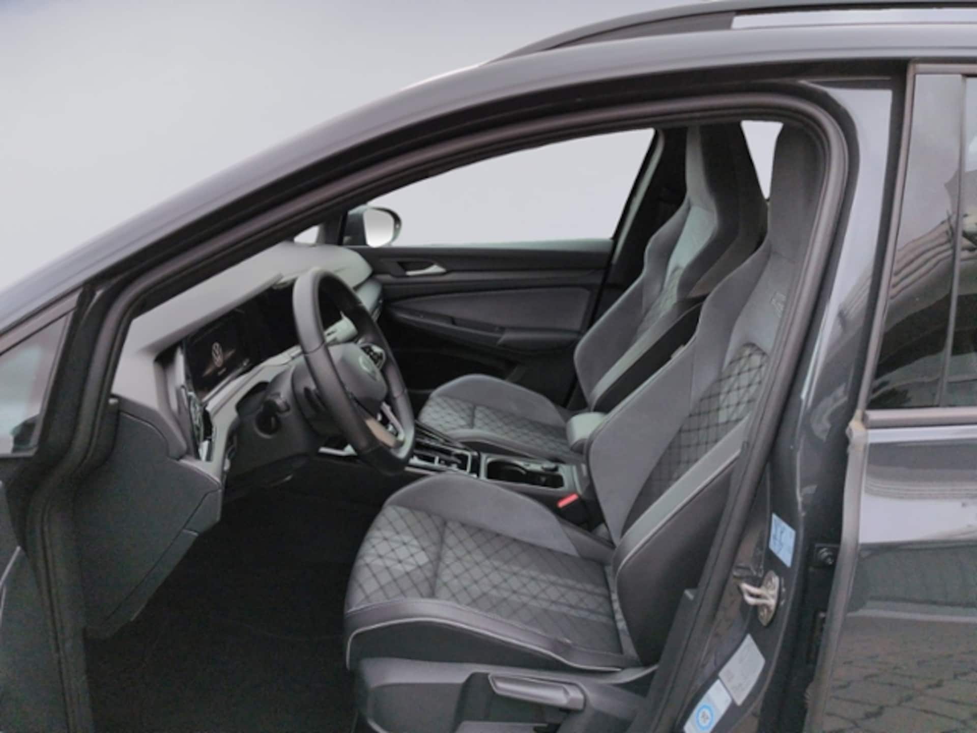 Volkswagen Golf Variant R-Line