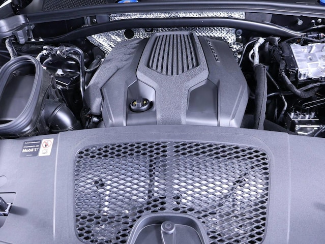 2026 Porsche Macan T - Photo 26