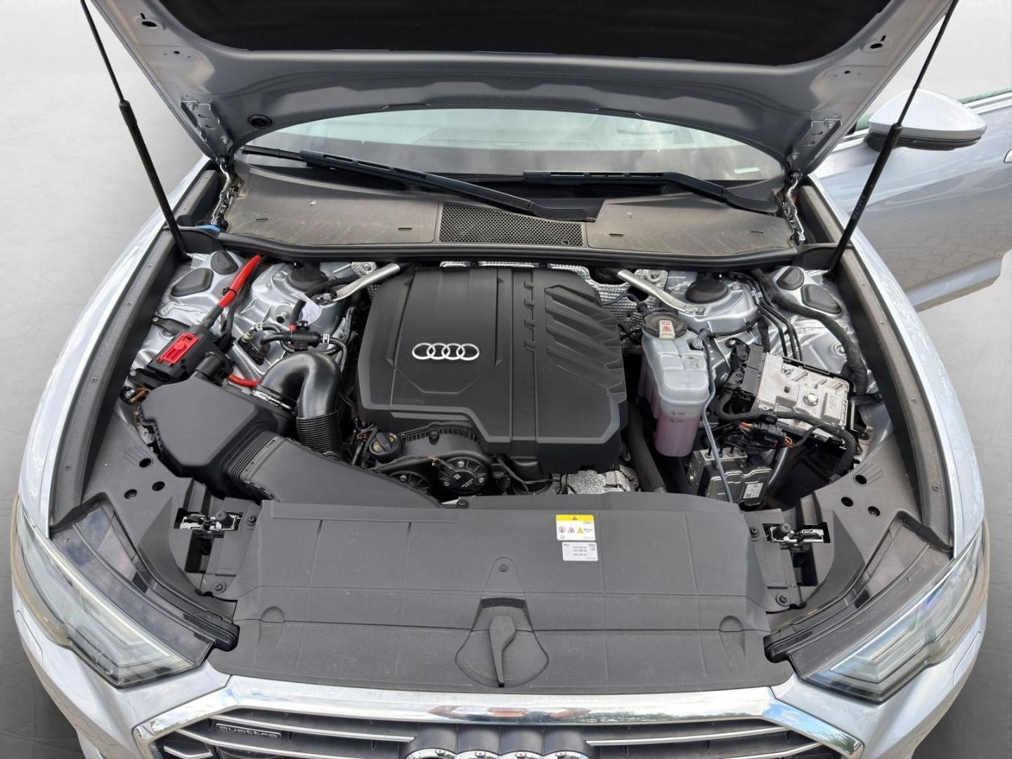 Bild über Audi A6 Avant sport 45 TFSI quattro S tronic - für weitere Informationen kontaktieren Sie den Audi Partner